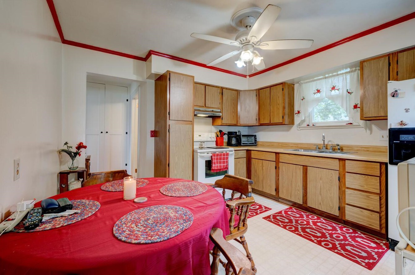 2085 Lamont Ave, Columbus OH 43224-2951 exterior