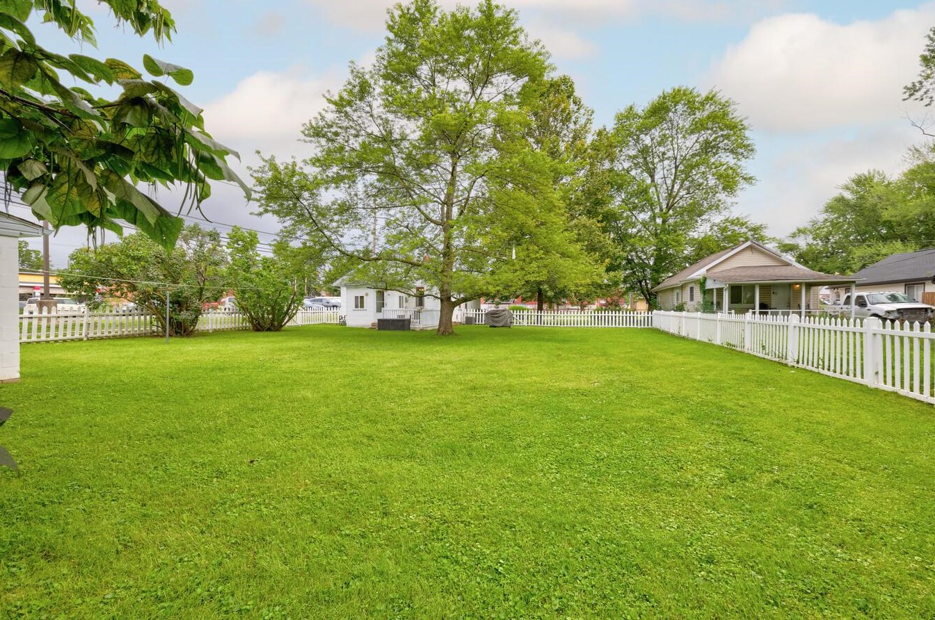 2085 Lamont Ave, Columbus OH 43224-2951 exterior