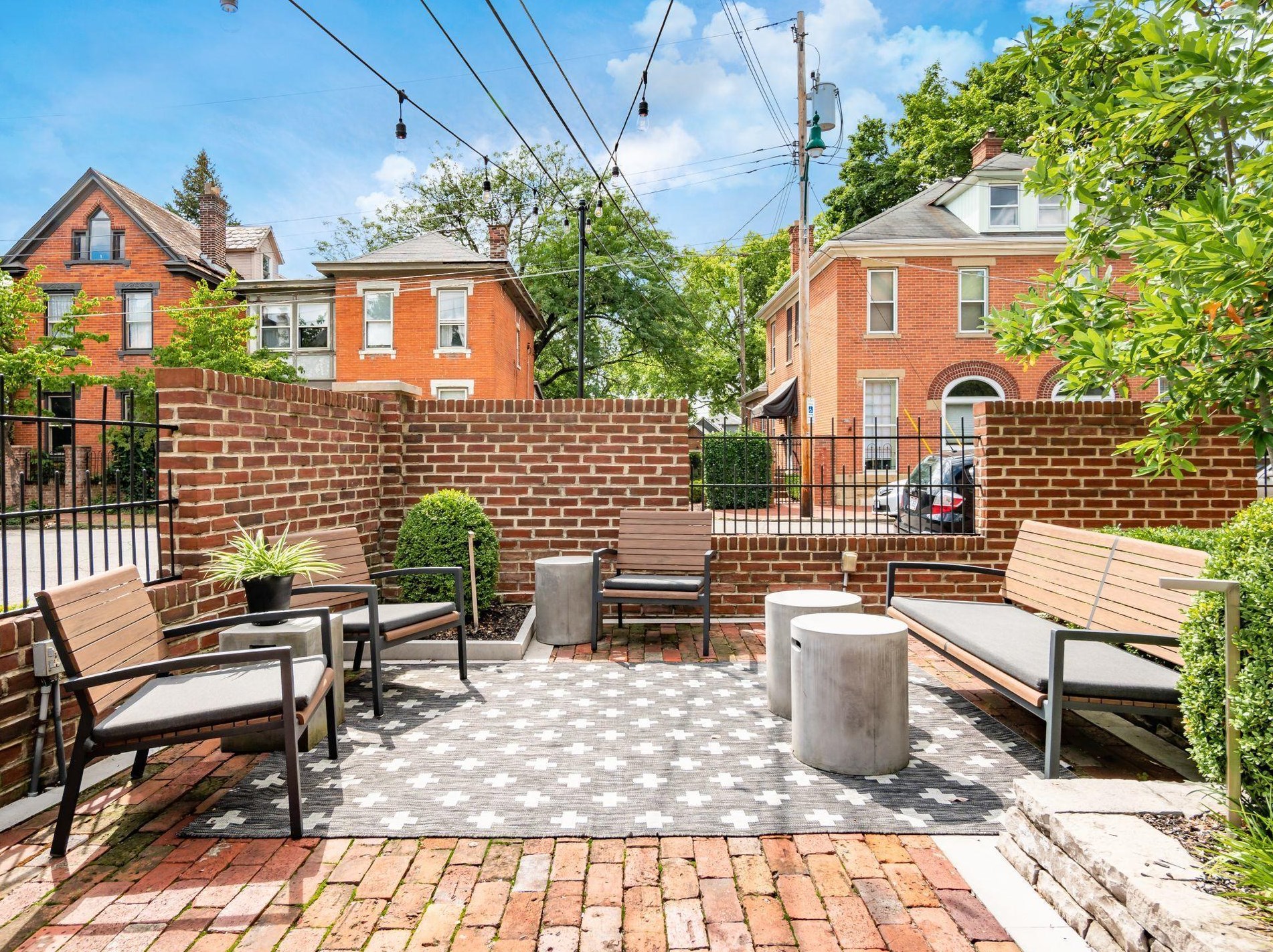 702 6 St, Columbus OH 43206-2126 exterior