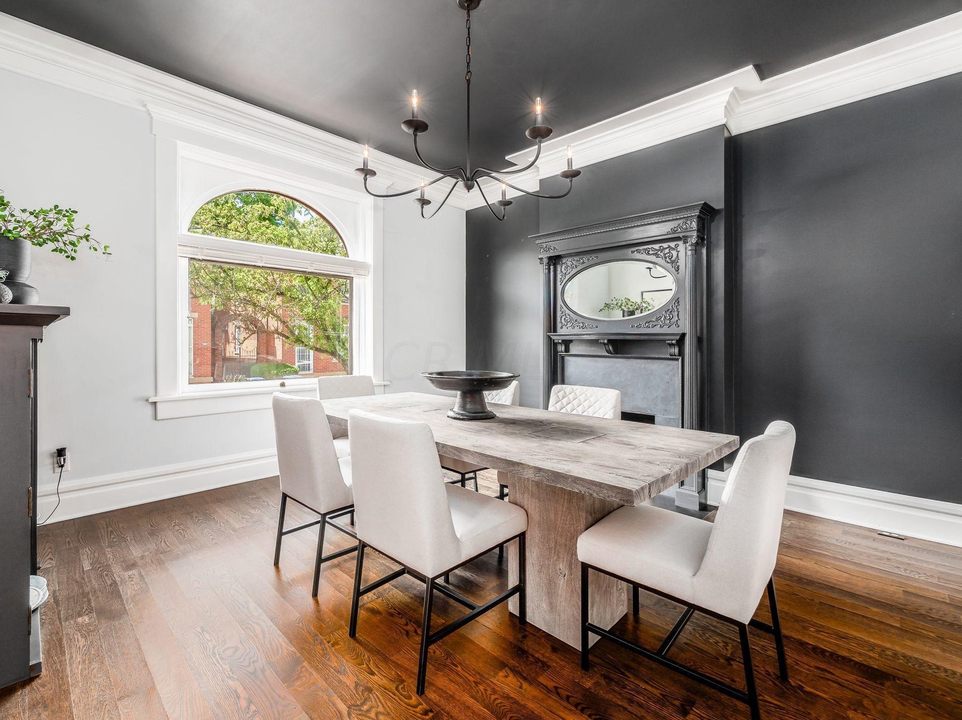 702 6 St, Columbus OH 43206-2126 exterior