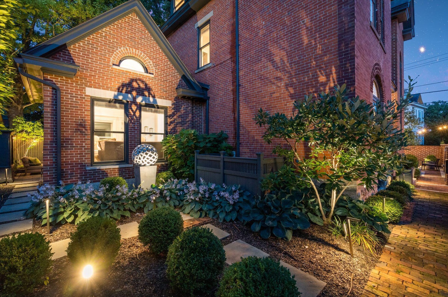 702 6 St, Columbus OH 43206-2126 exterior