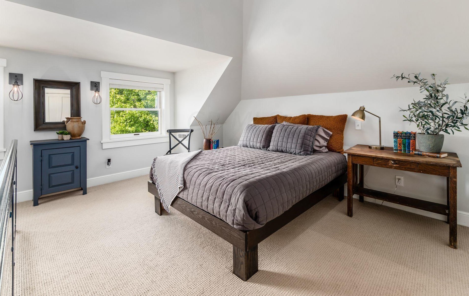 702 6 St, Columbus OH 43206-2126 exterior