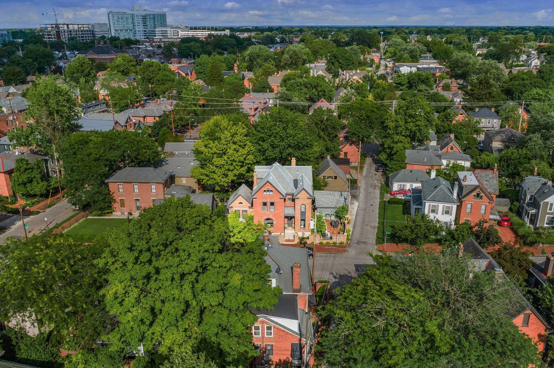 702 6 St, Columbus OH 43206-2126 exterior