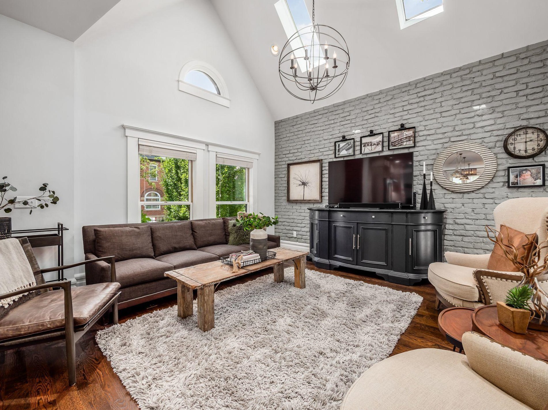 702 6 St, Columbus OH 43206-2126 exterior