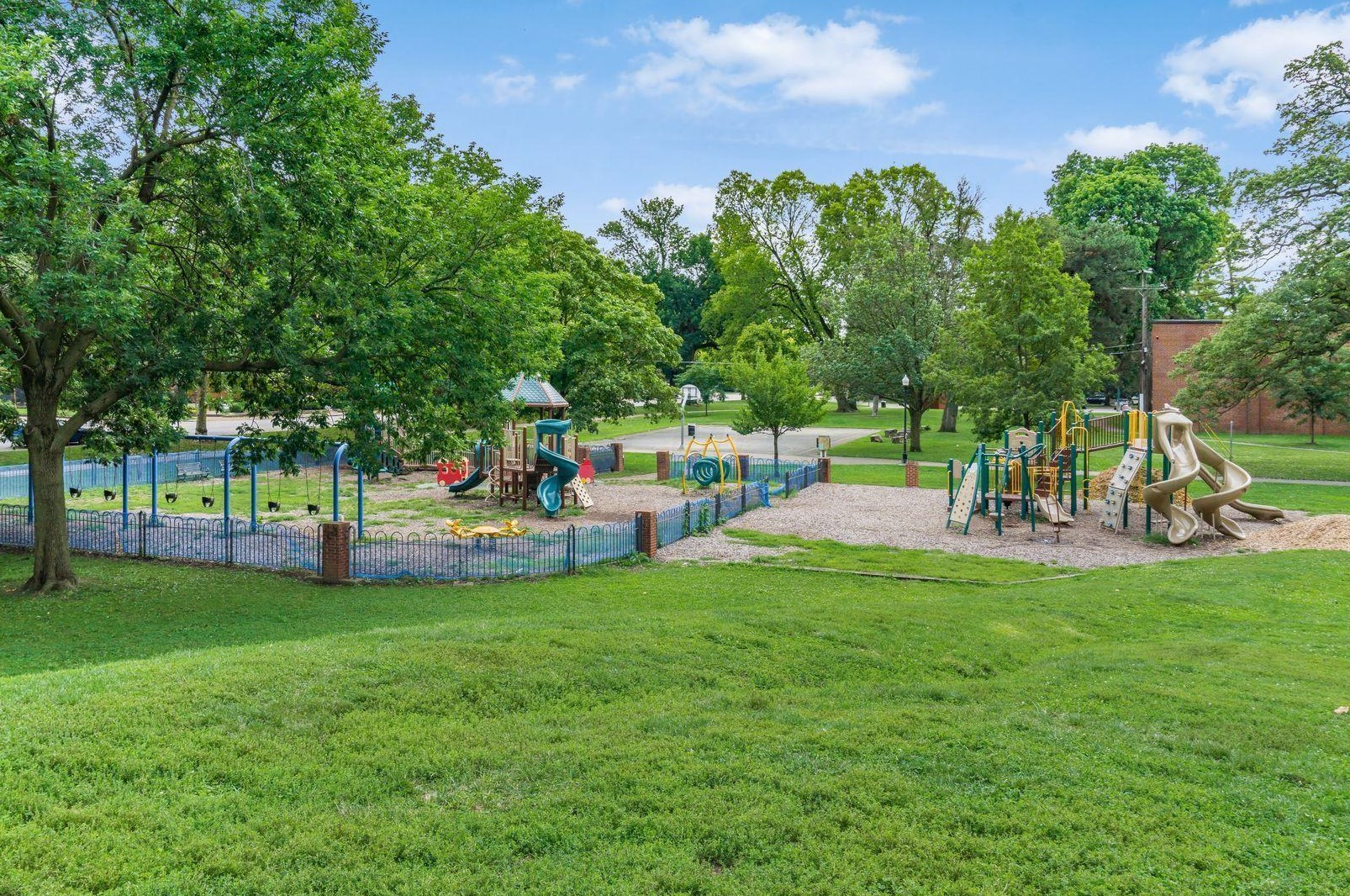 702 6 St, Columbus OH 43206-2126 exterior