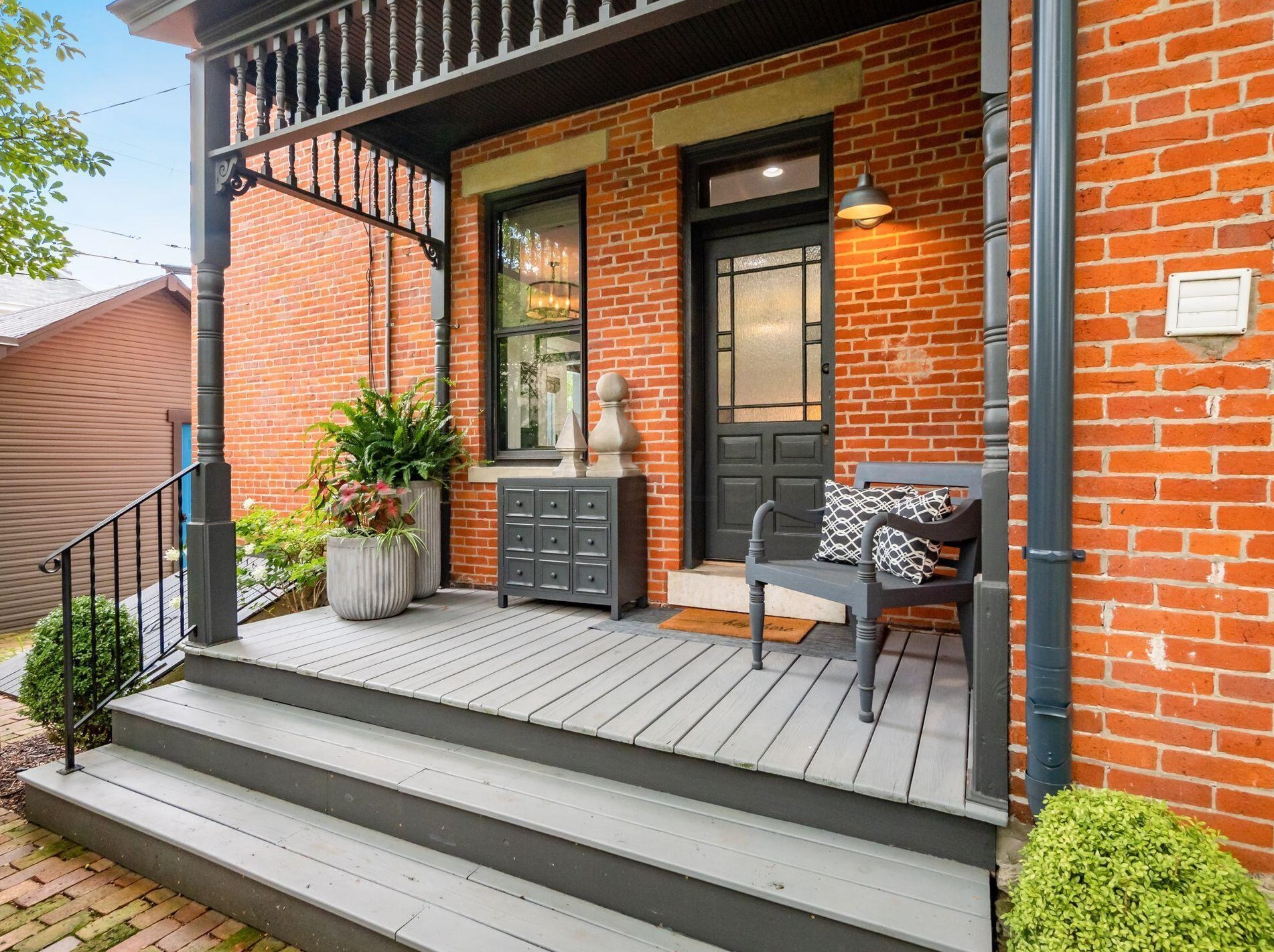 702 6 St, Columbus OH 43206-2126 exterior