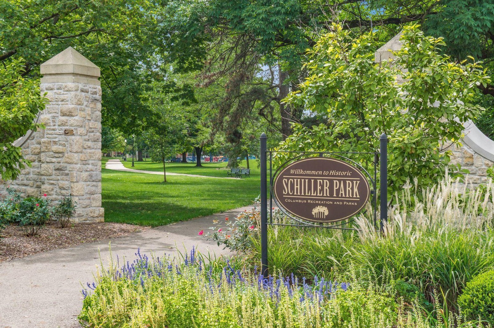 702 6 St, Columbus OH 43206-2126 exterior