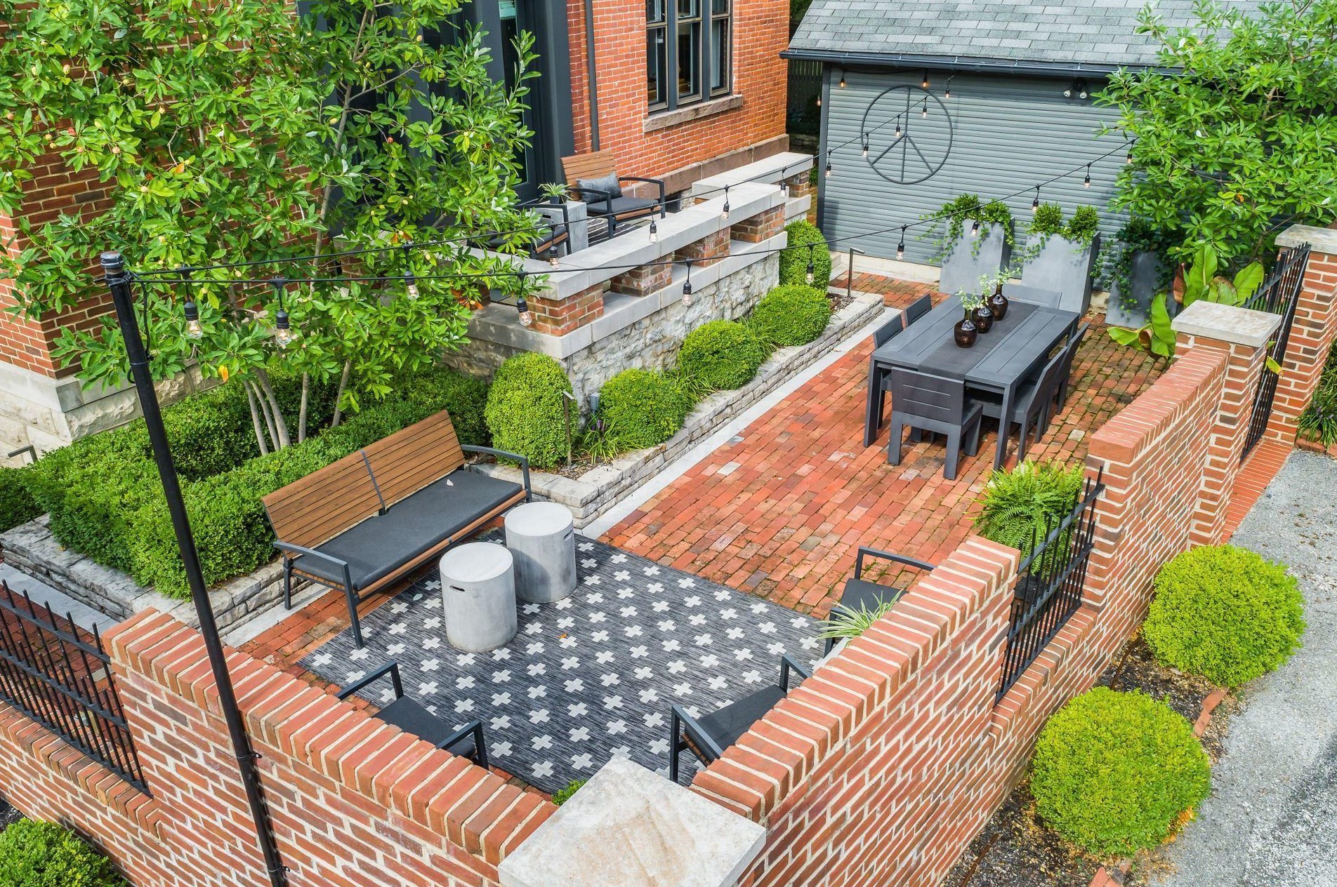 702 6 St, Columbus OH 43206-2126 exterior