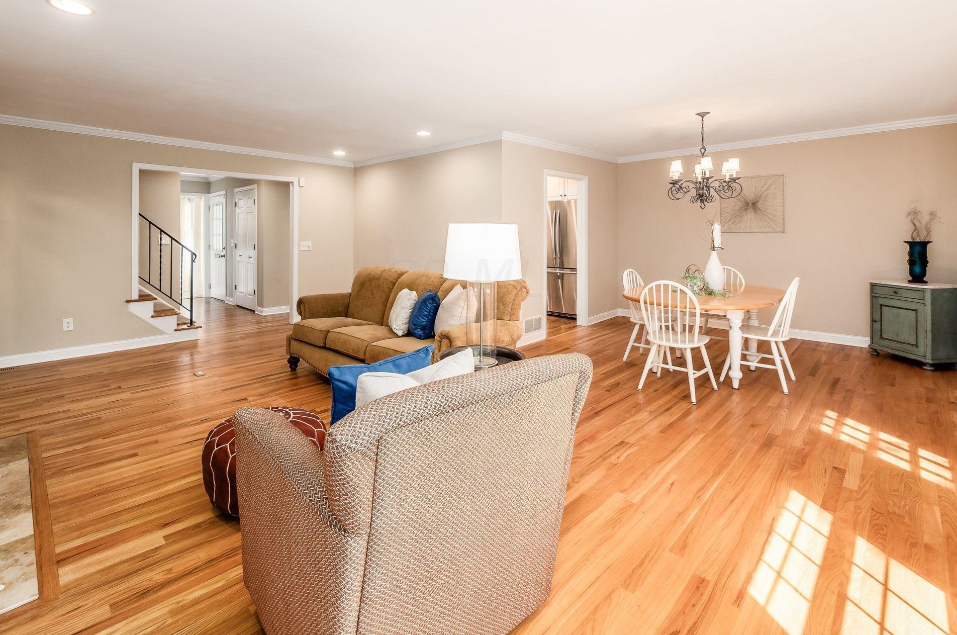 1211 Kenbrook Hills Dr, Columbus OH 43220-4968 exterior