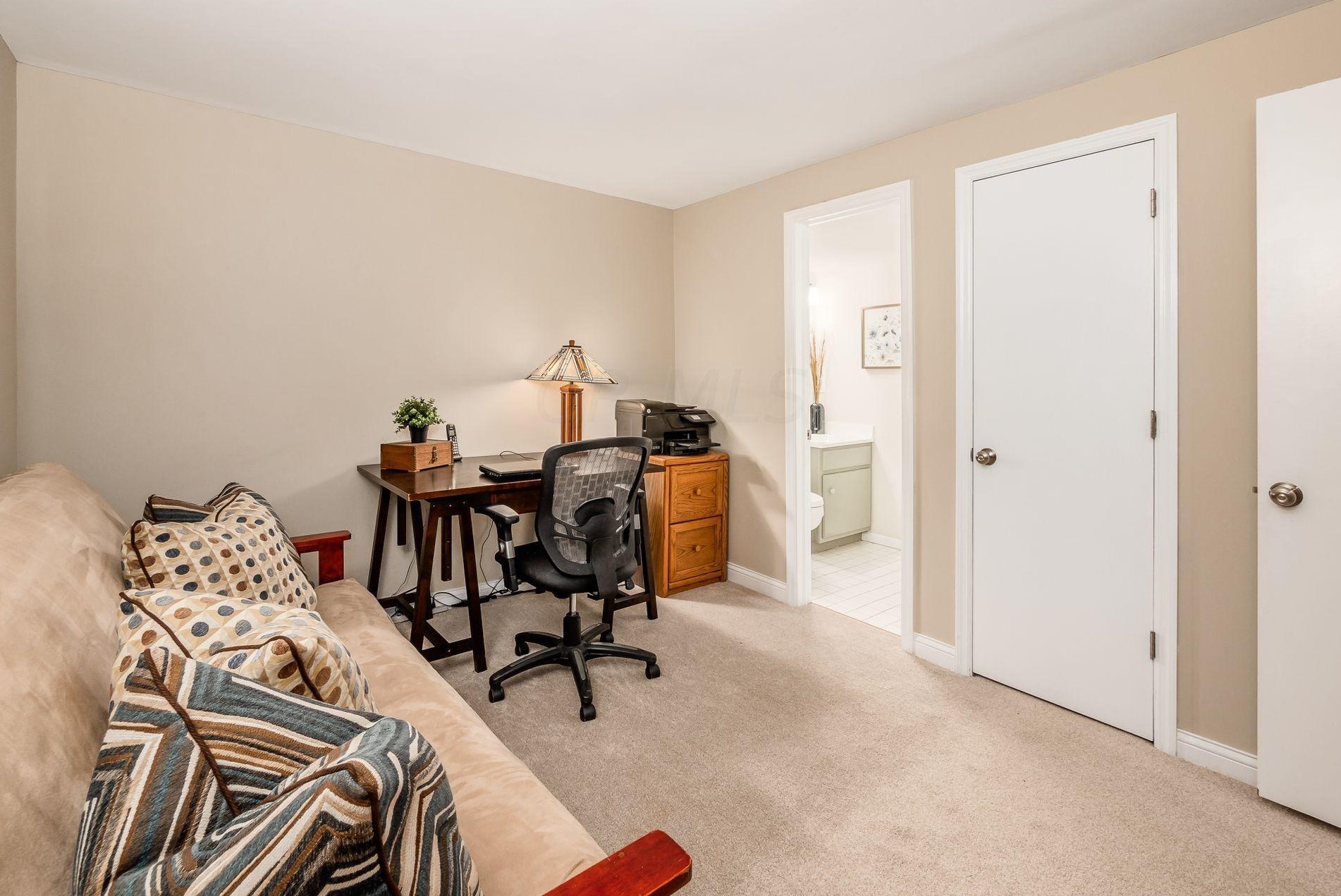 1211 Kenbrook Hills Dr, Columbus OH 43220-4968 exterior