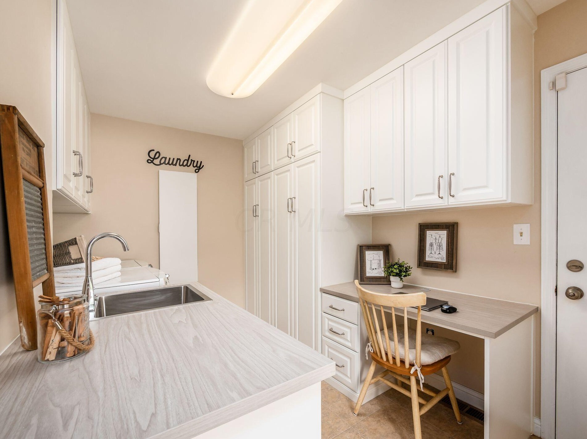 1211 Kenbrook Hills Dr, Columbus OH 43220-4968 exterior