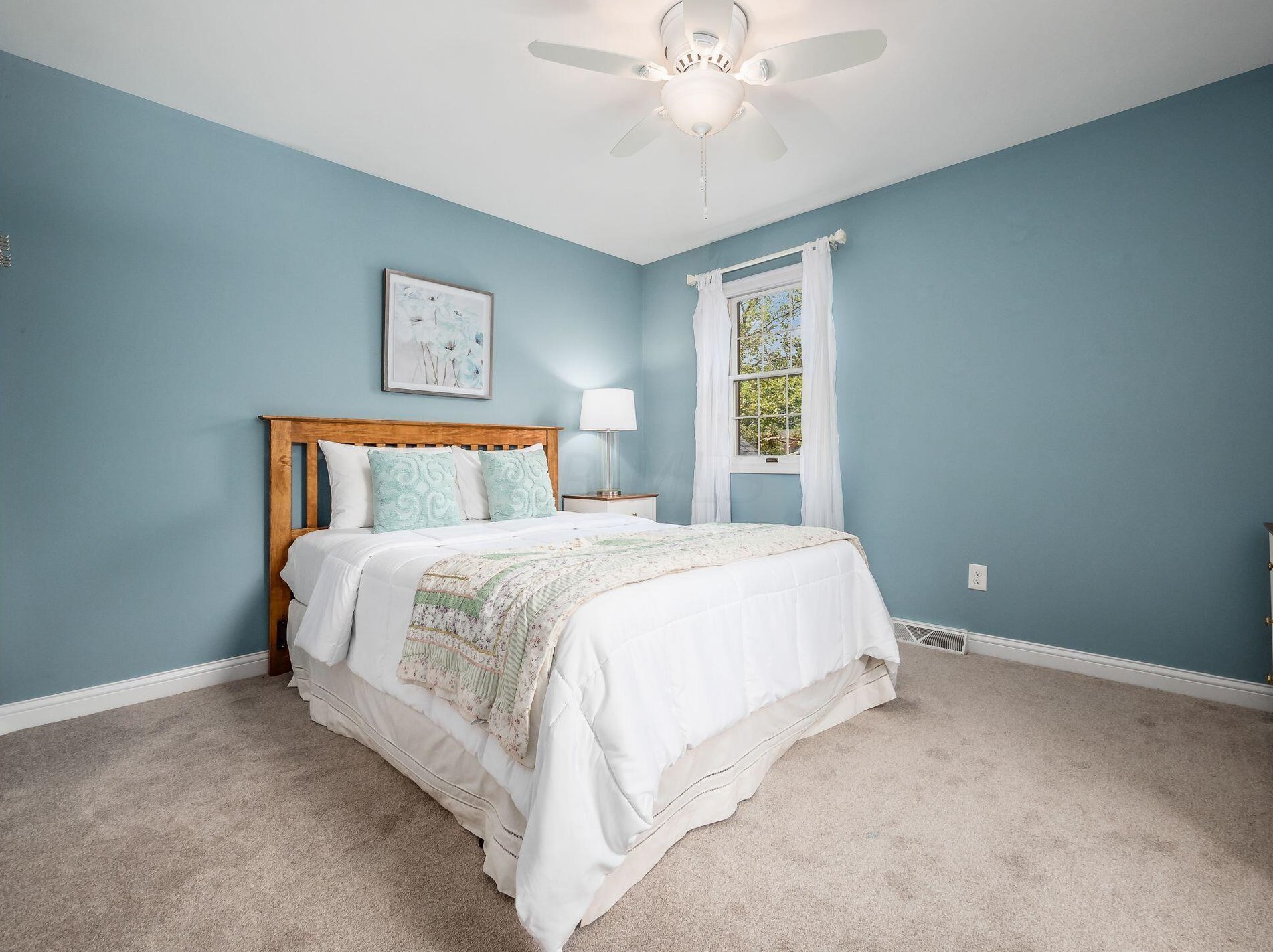 1211 Kenbrook Hills Dr, Columbus OH 43220-4968 exterior