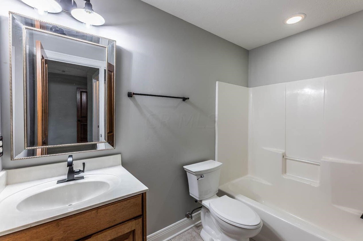 13824 Violet Meadows Ave, Pickerington OH  43147-8028 exterior