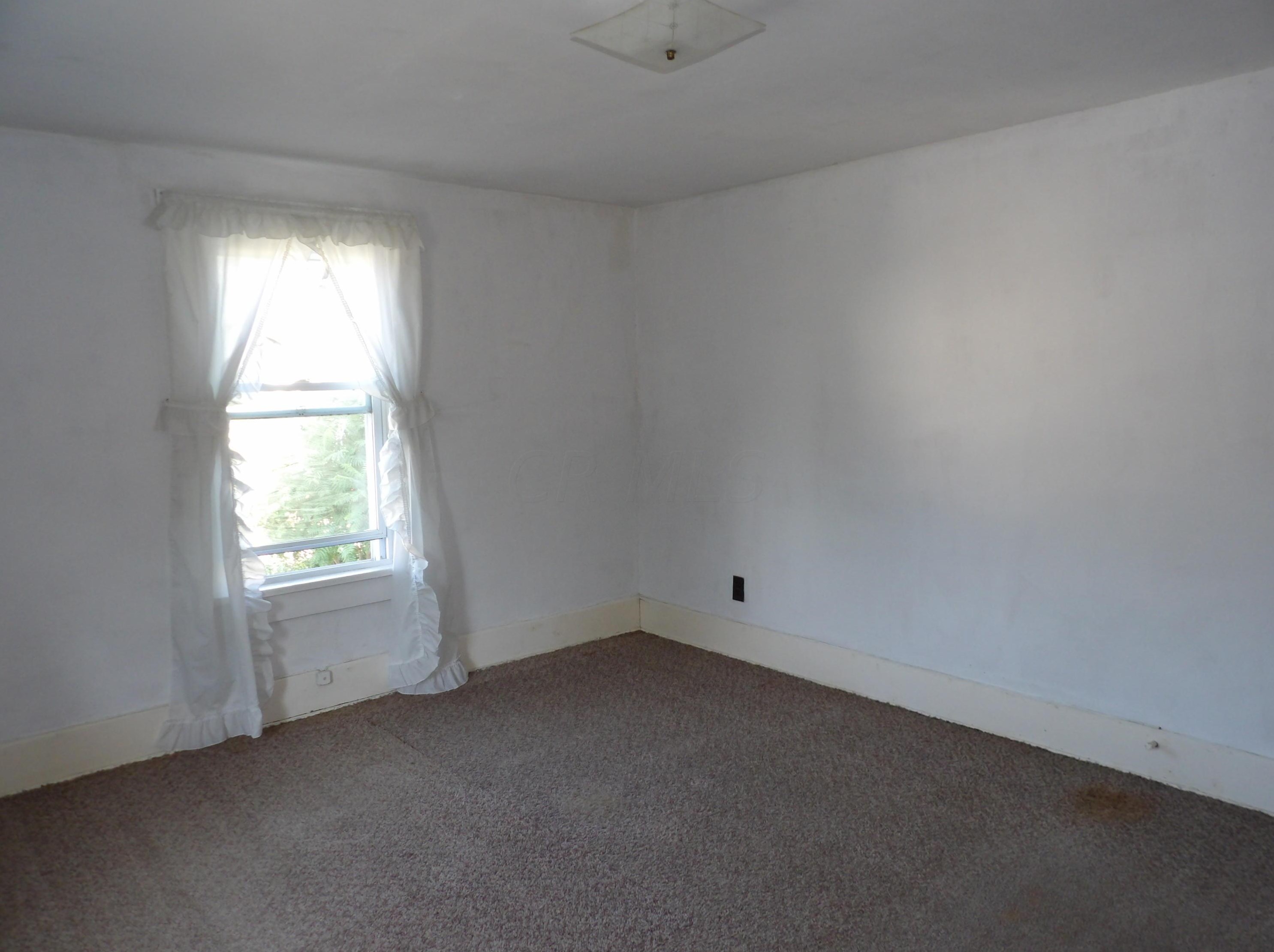 711 Goodwin Ave, Lancaster OH  43130-2438 exterior