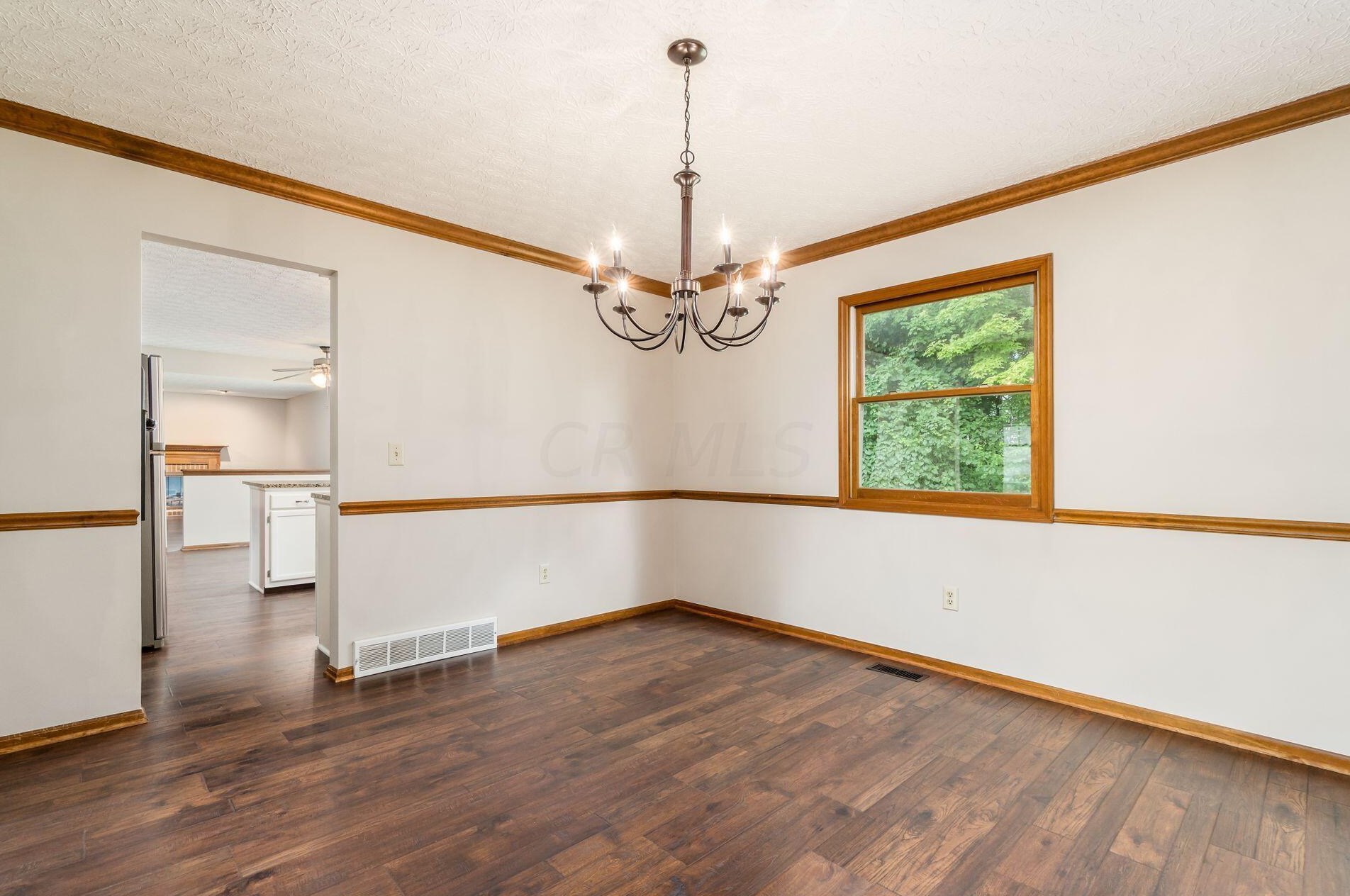 450 Whitley Dr, Columbus OH 43230-3635 exterior