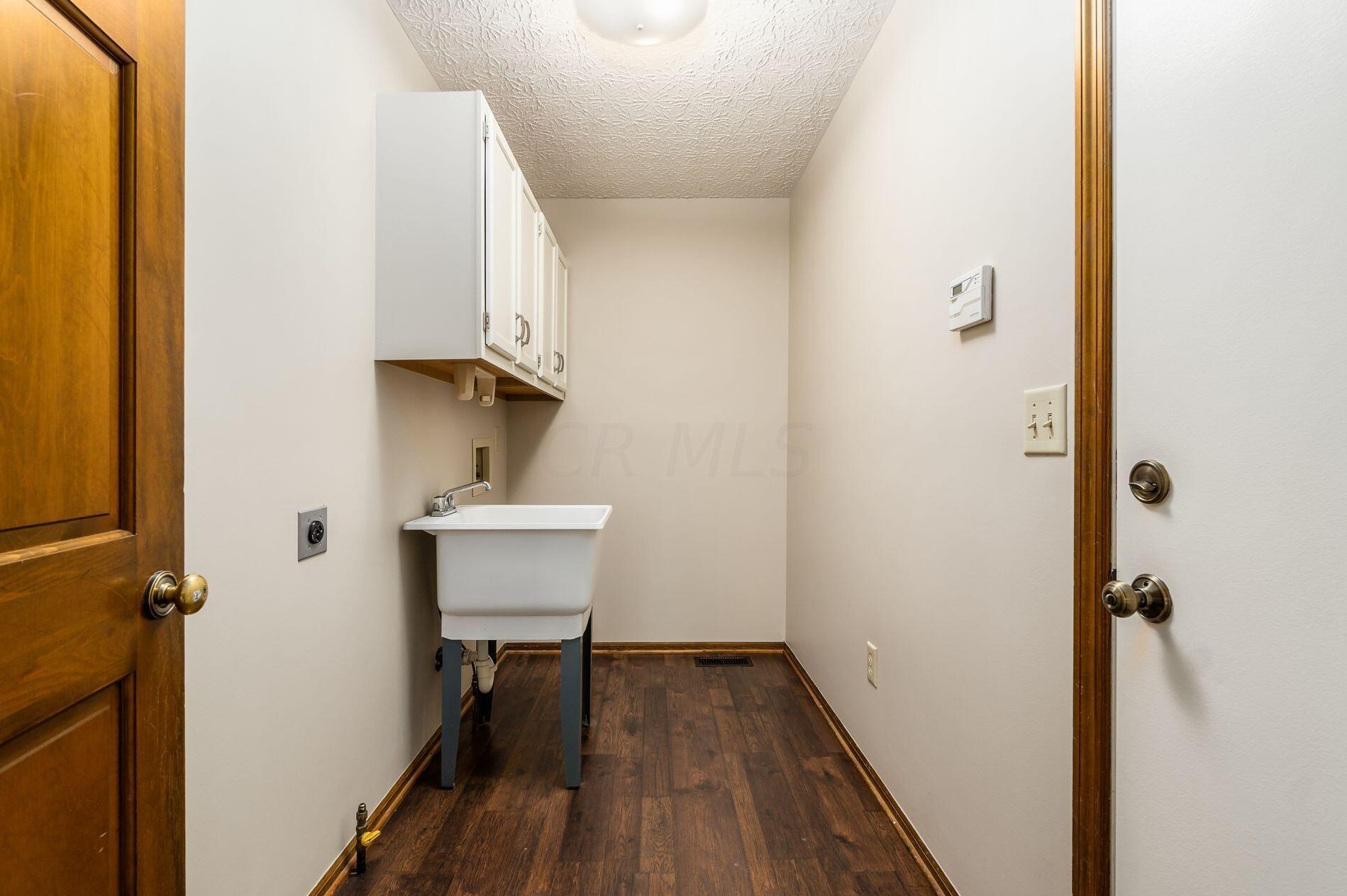 450 Whitley Dr, Columbus OH 43230-3635 exterior