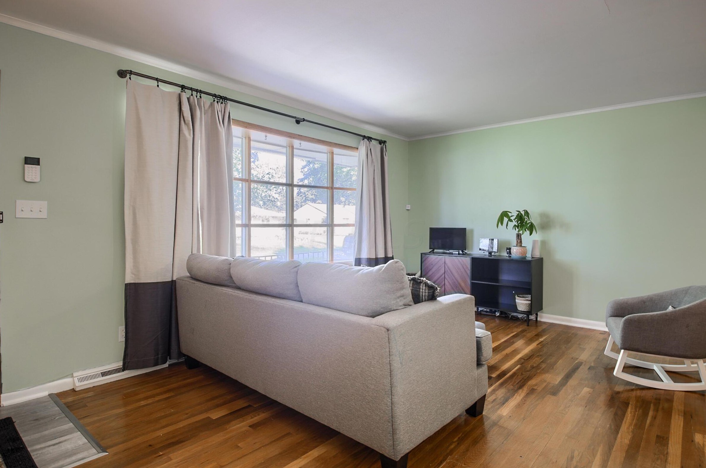 1176 Bellflower Ave, Columbus OH  43204-2782 exterior