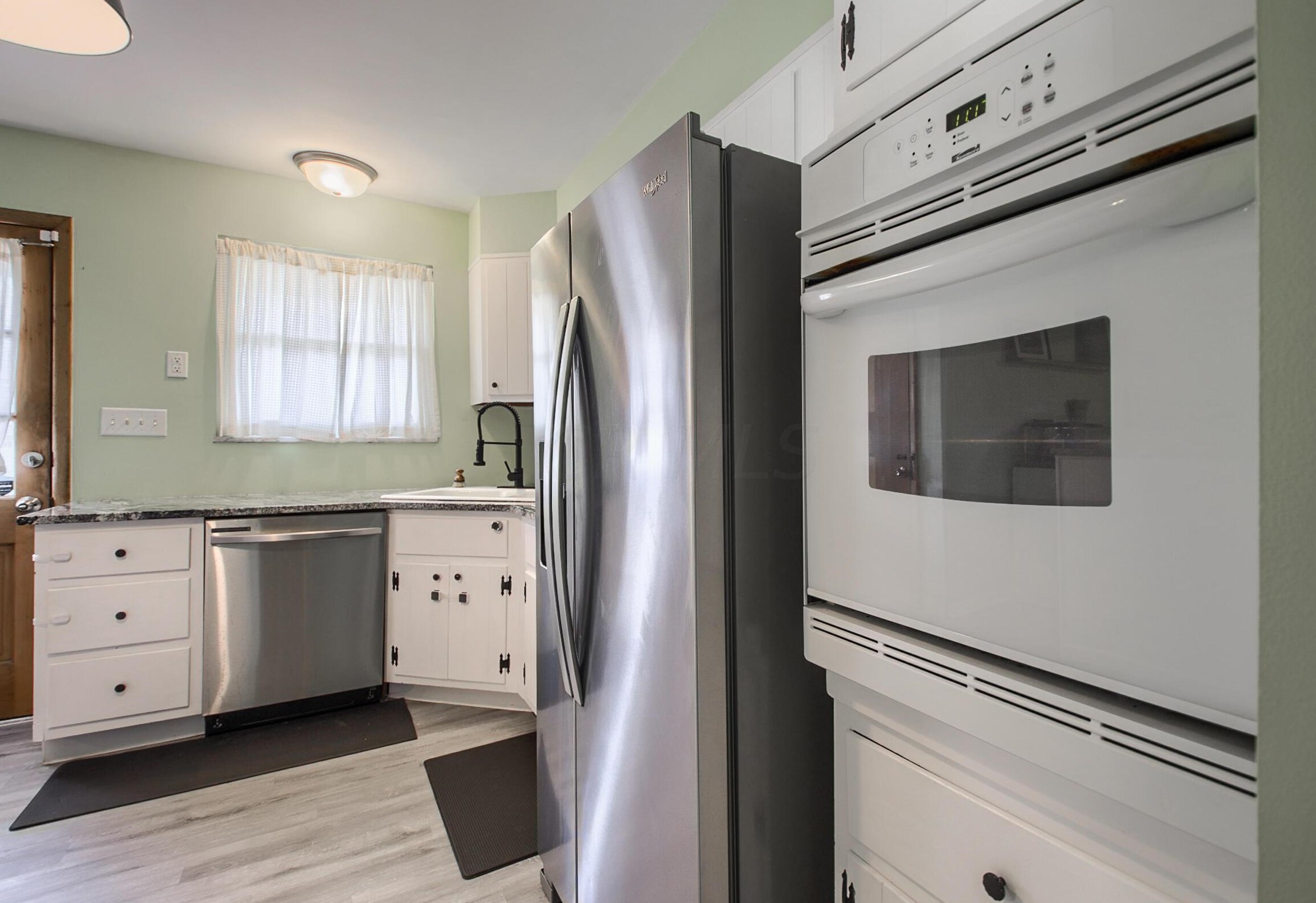 1176 Bellflower Ave, Columbus OH  43204-2782 exterior