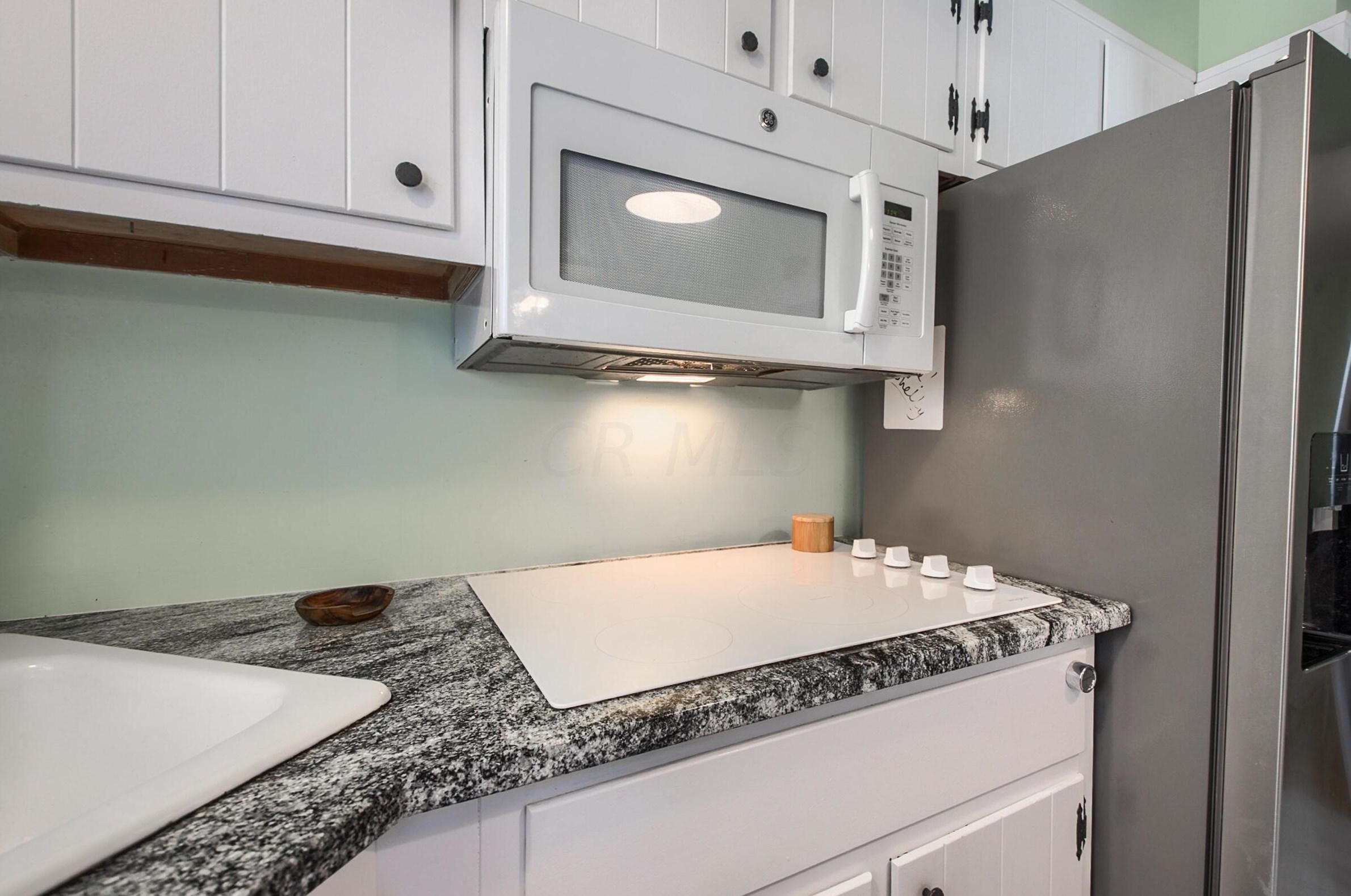 1176 Bellflower Ave, Columbus OH  43204-2782 exterior