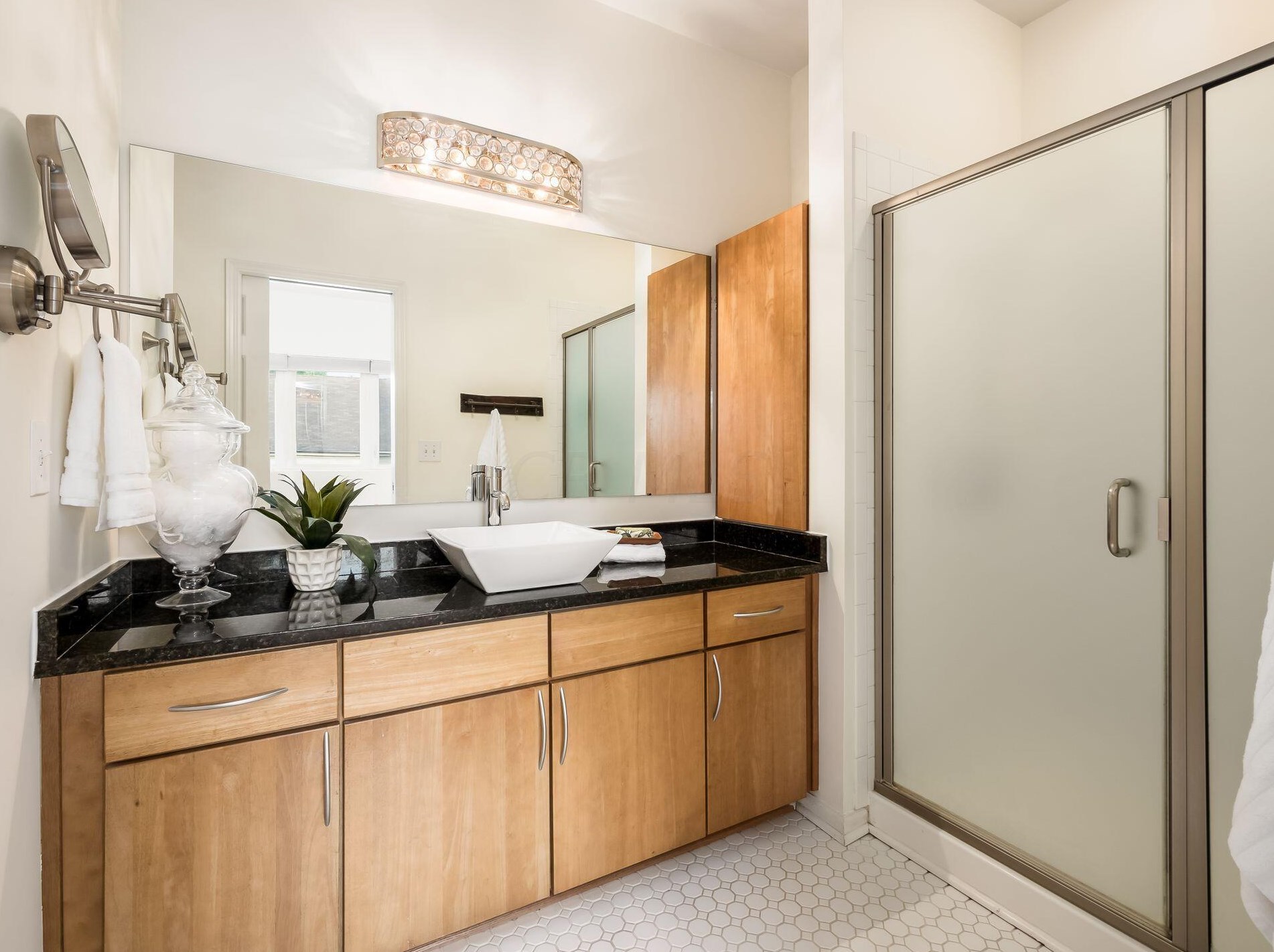 1257 Hunter Ave, Columbus OH 43201-3231 exterior