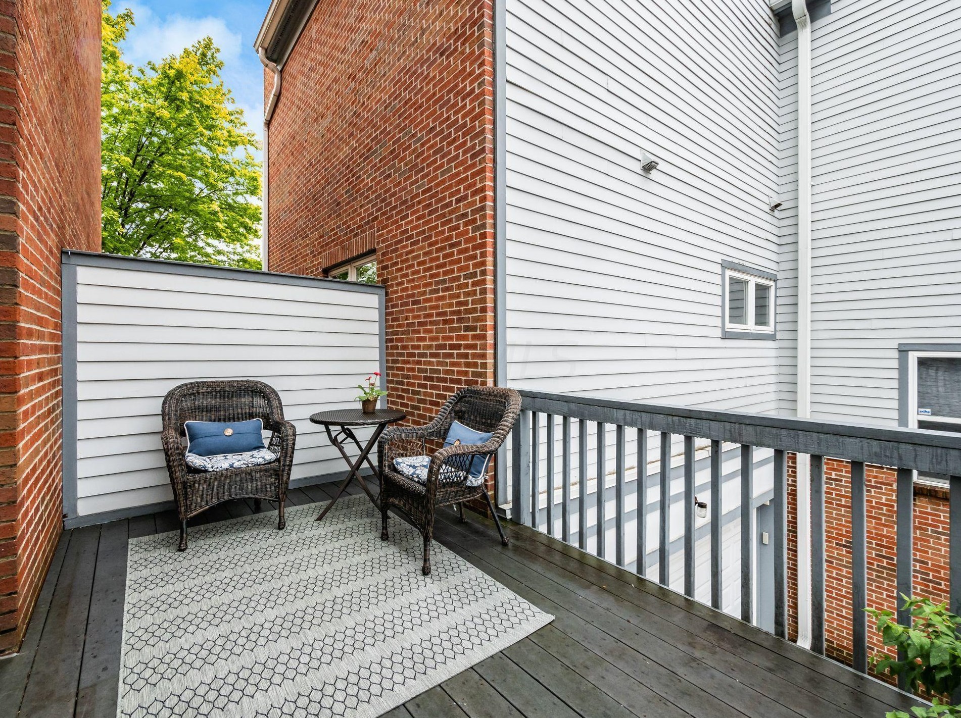 1257 Hunter Ave, Columbus OH 43201-3231 exterior