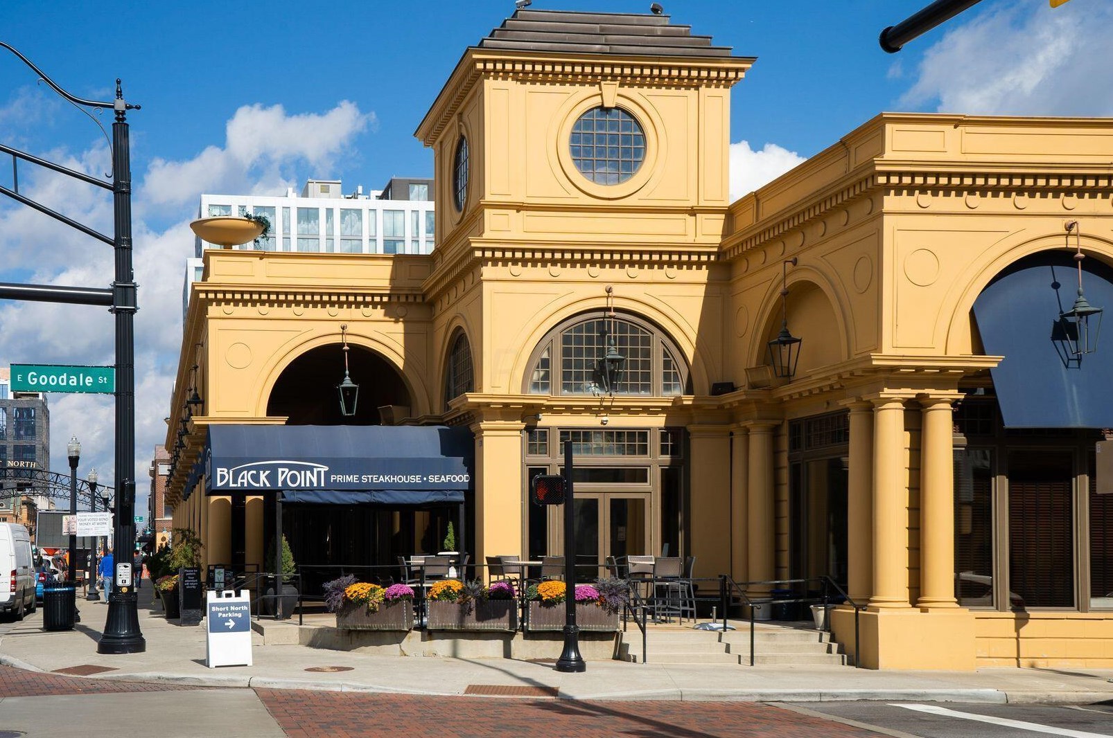 1257 Hunter Ave, Columbus OH 43201-3231 exterior