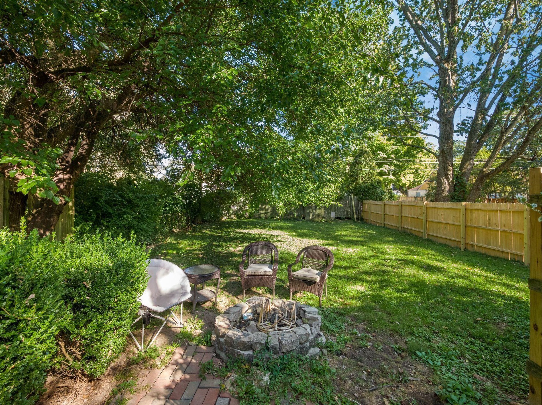 208 Virginialee Rd, Columbus OH 43209-1336 exterior