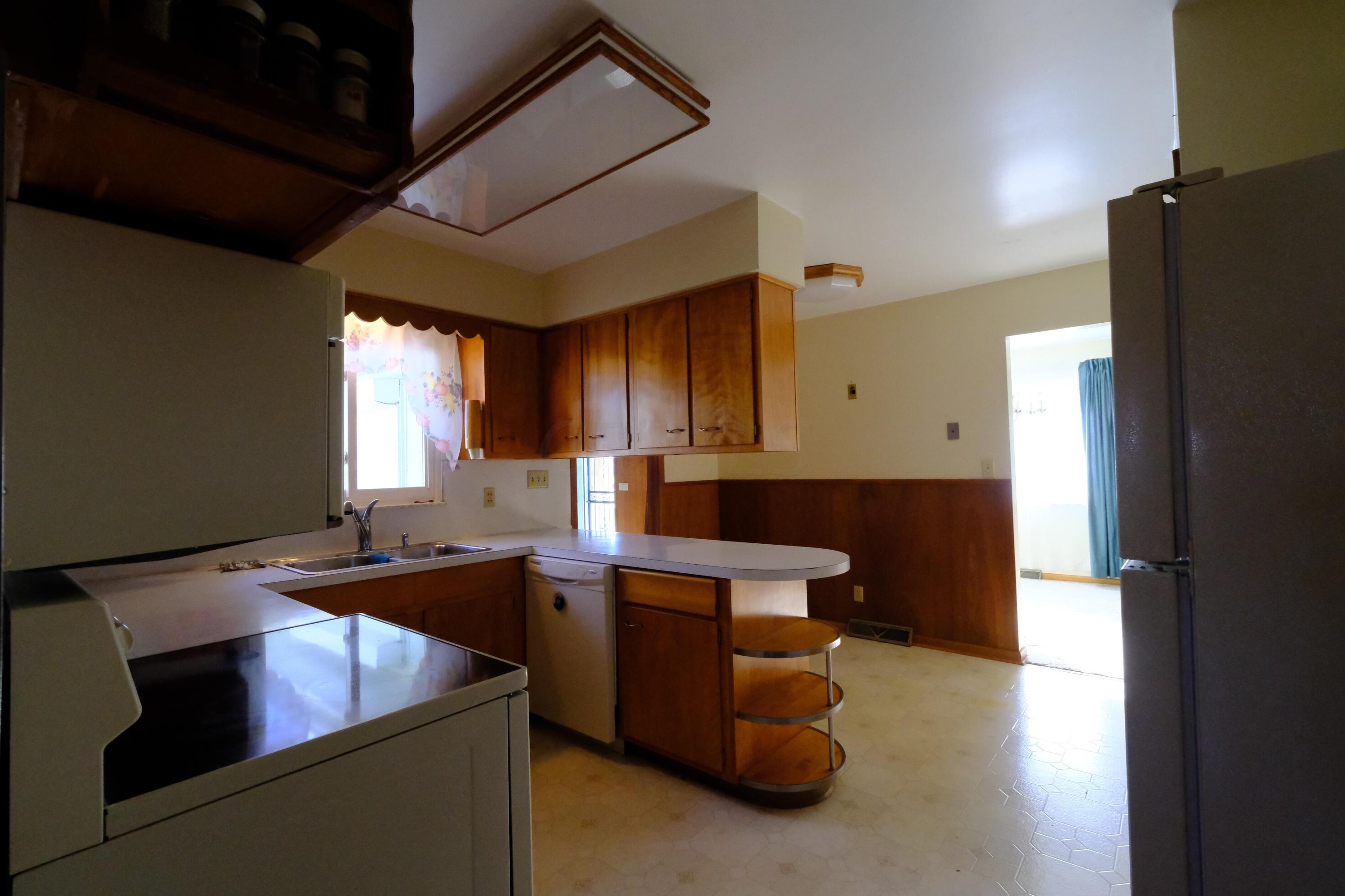 798 Bernhard Rd, Columbus OH 43213-1937 exterior