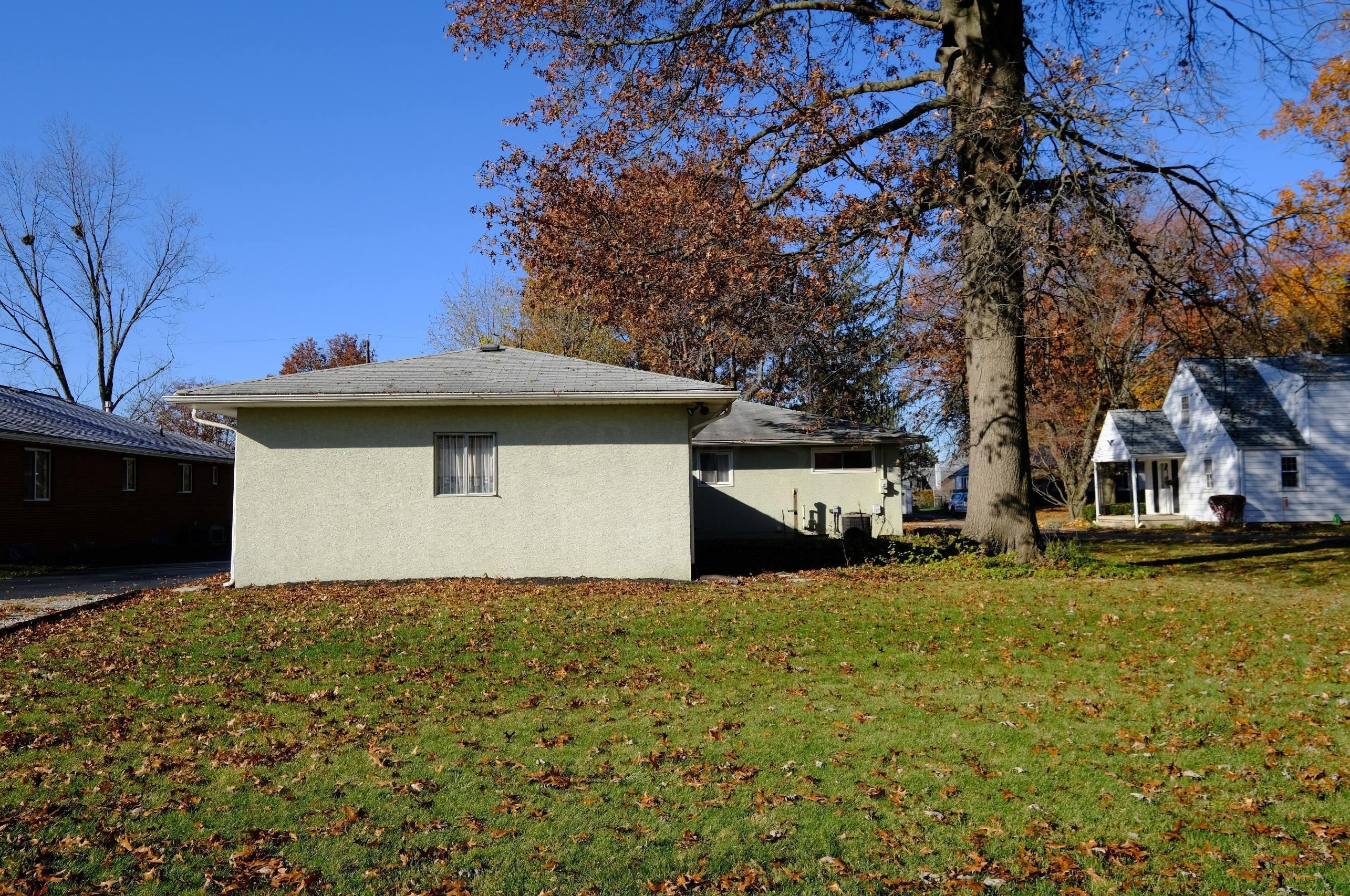 798 Bernhard Rd, Columbus OH 43213-1937 exterior