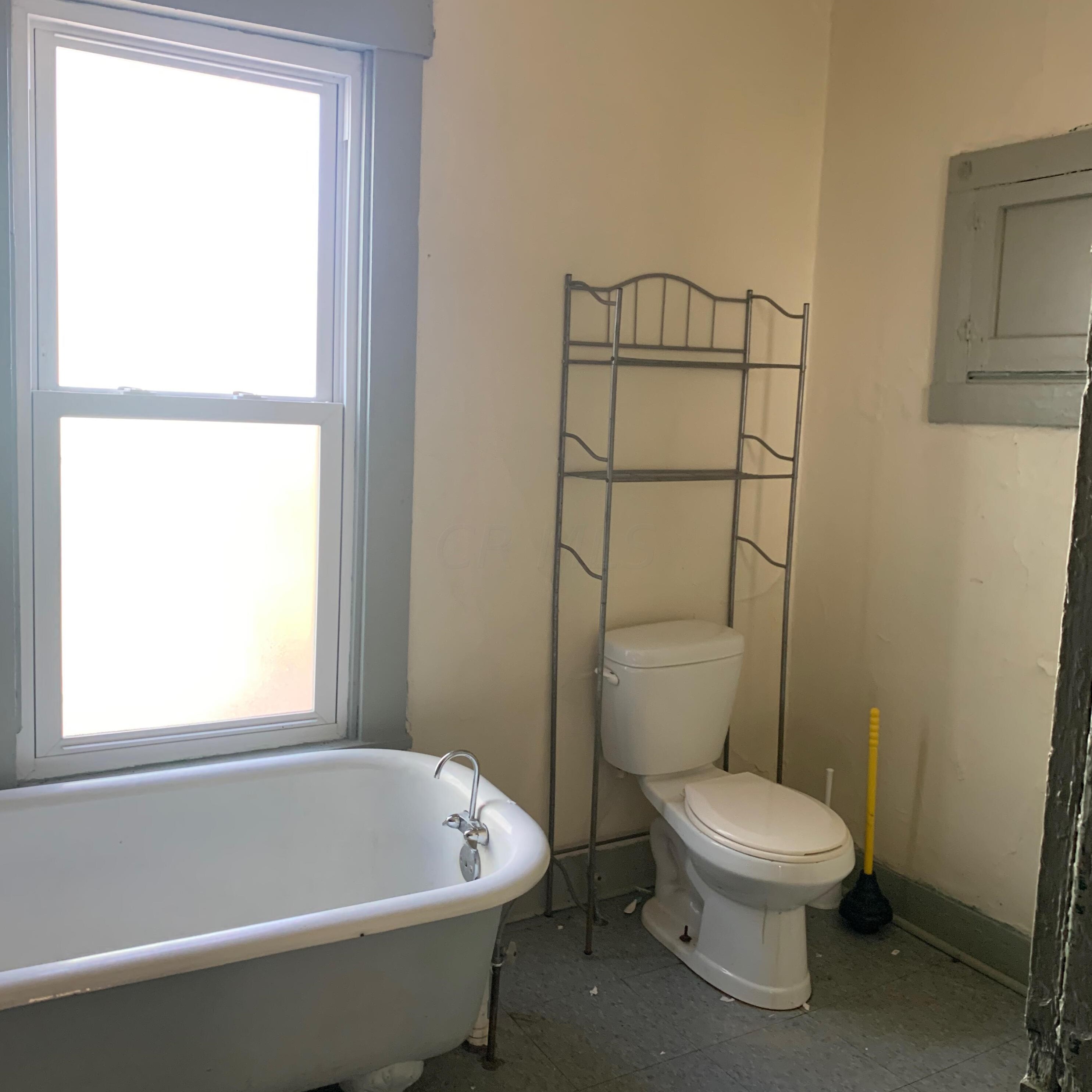 140 6 Ave, Lancaster OH 43130-2503 exterior