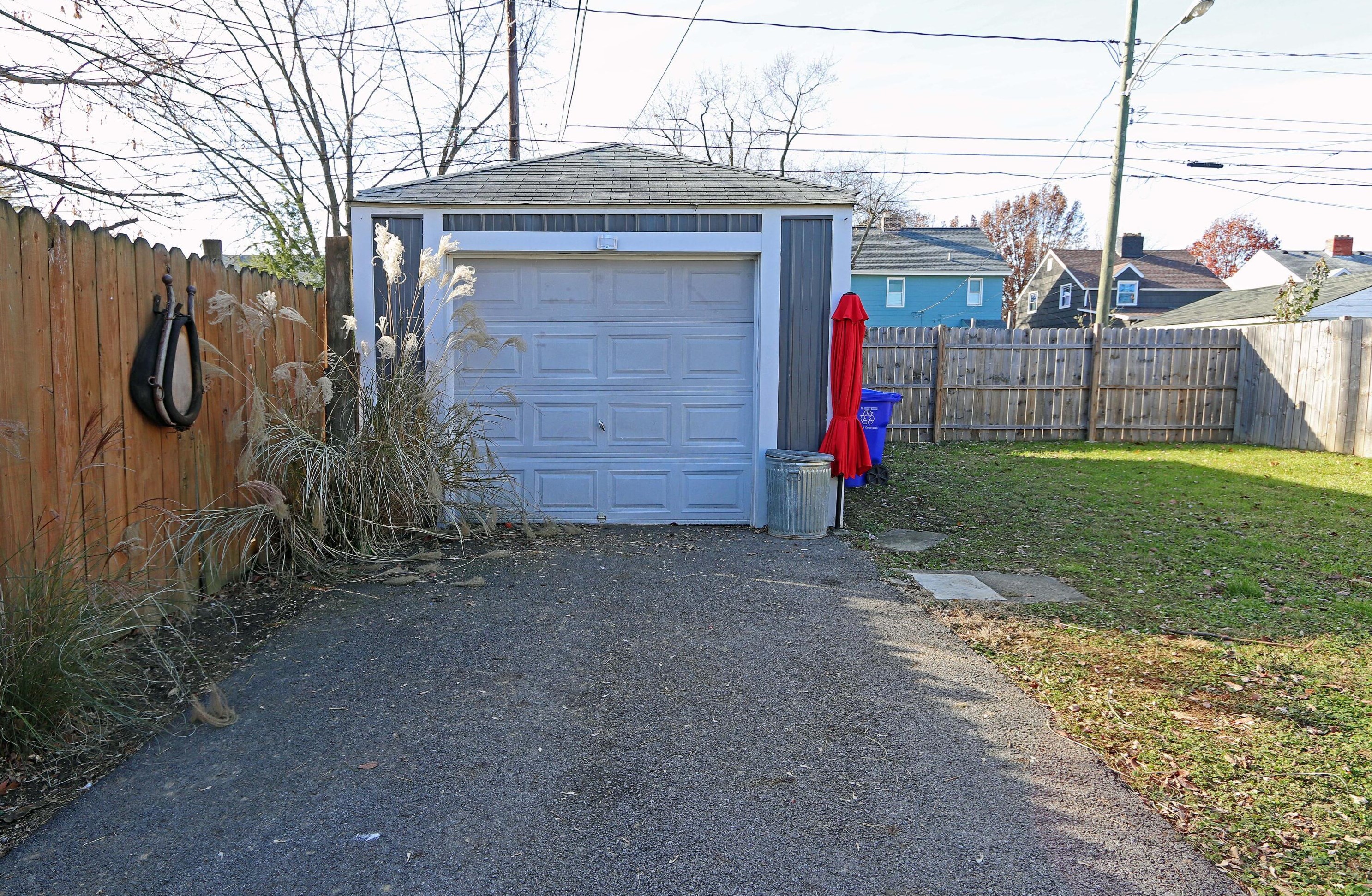 465 Huron Ave, Columbus OH 43204-2661 exterior