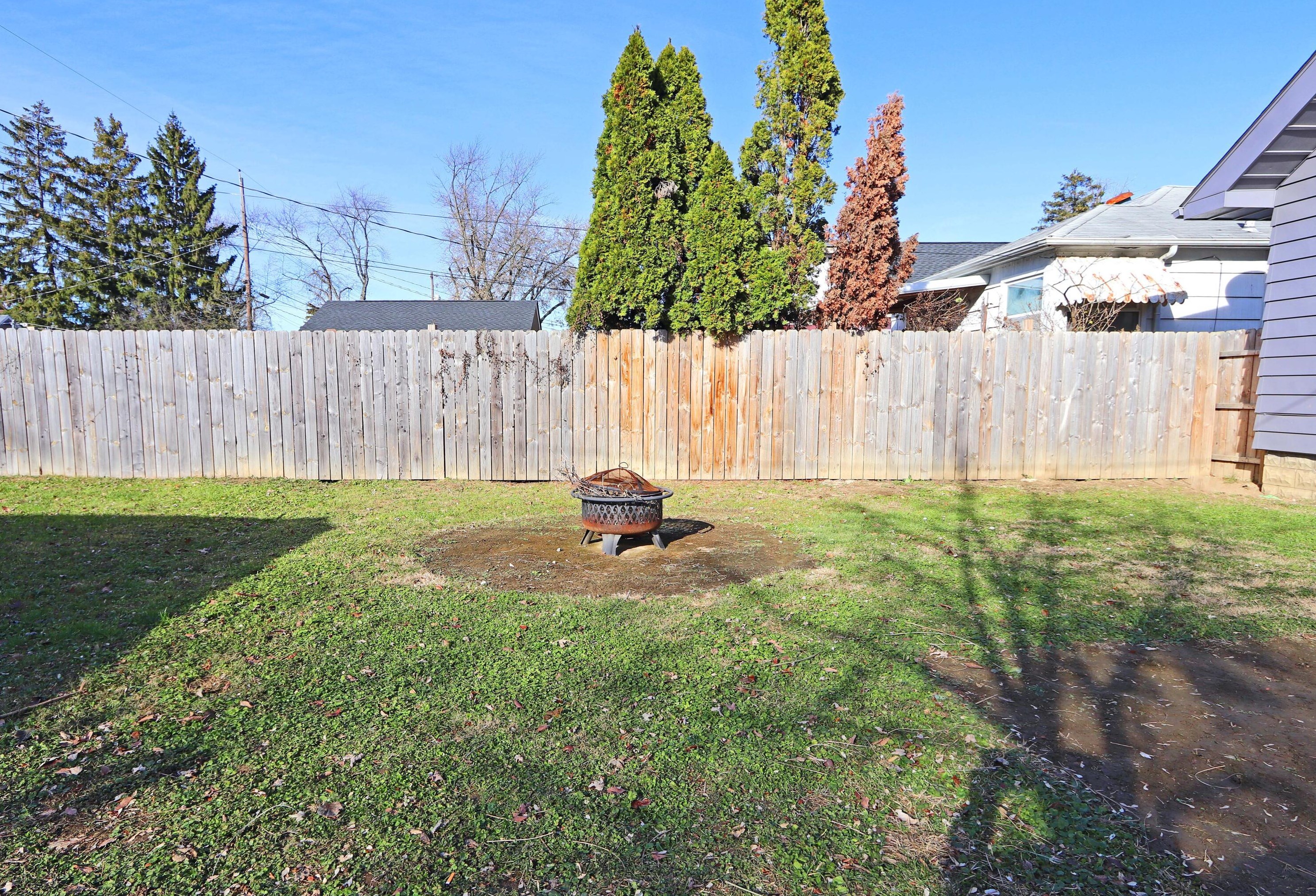 465 Huron Ave, Columbus OH 43204-2661 exterior