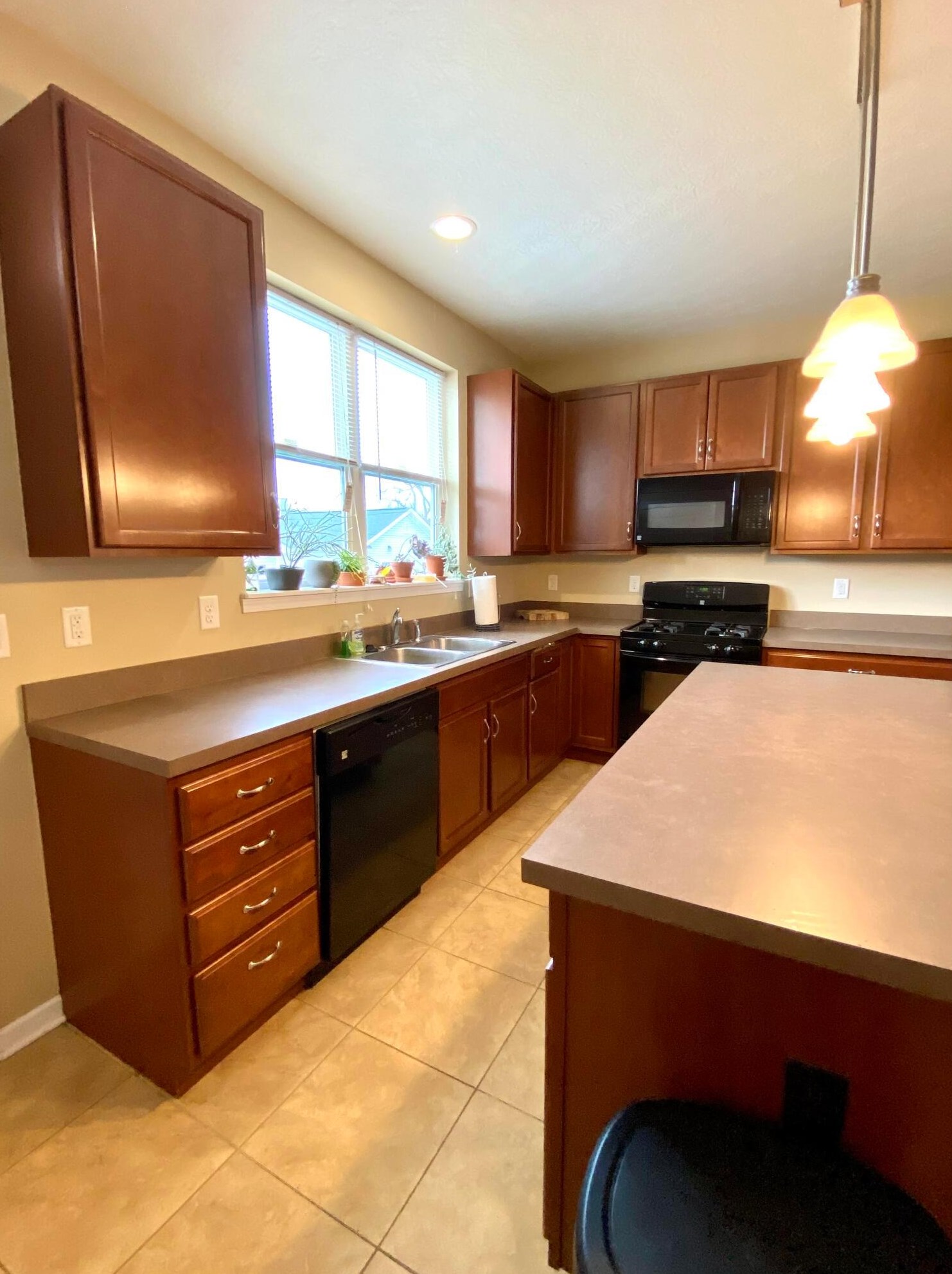 149 20 St, Columbus OH 43203-1504 exterior