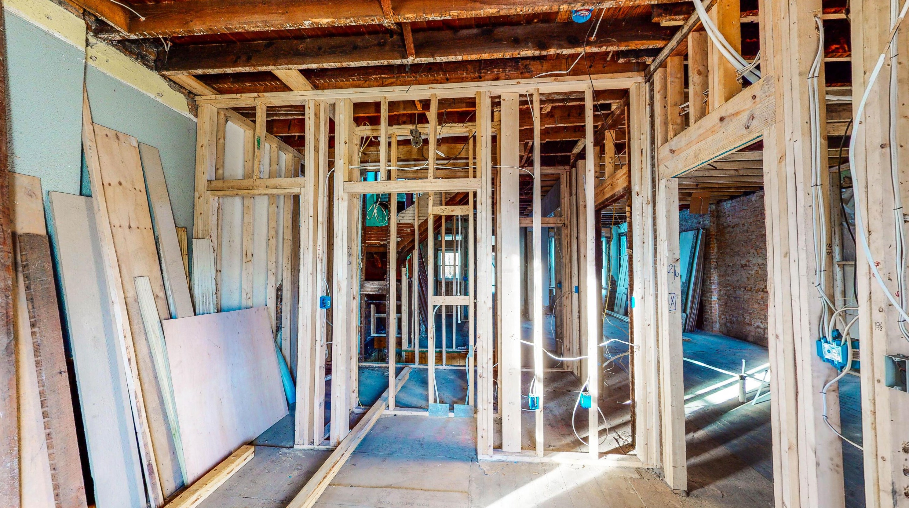 1271 Long St, Columbus OH 43203-2097 exterior