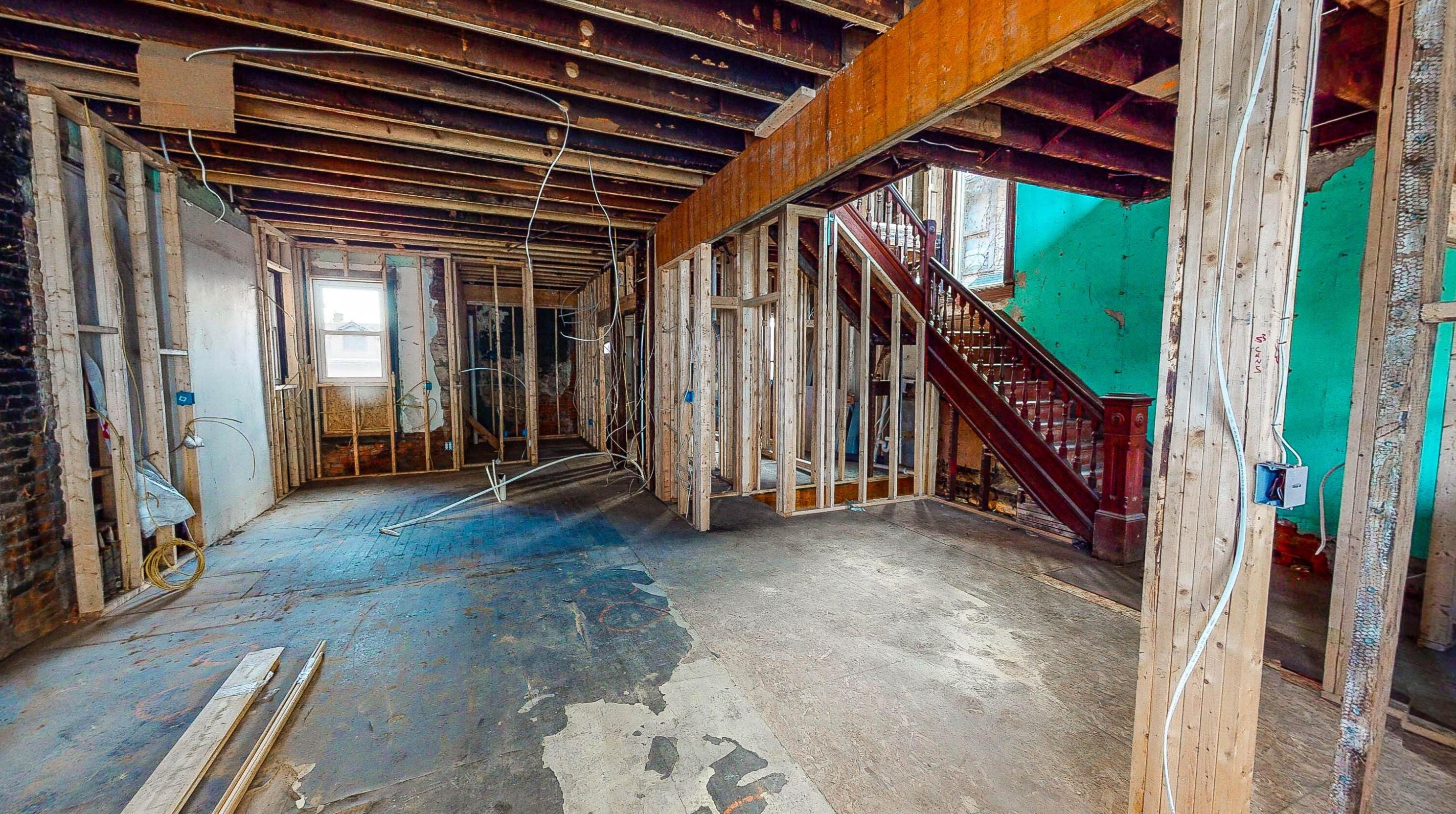 1271 Long St, Columbus OH 43203-2097 exterior