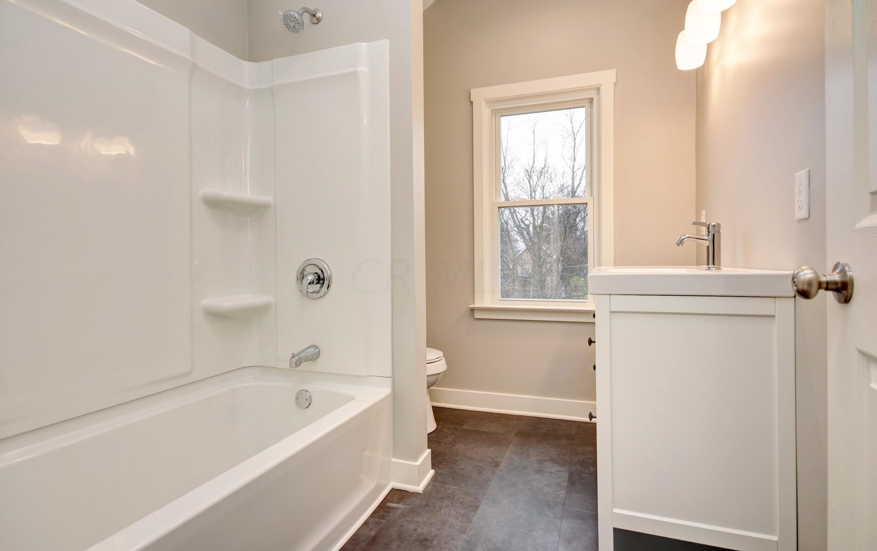 948 Lockbourne Rd, Columbus OH 43206-1625 exterior