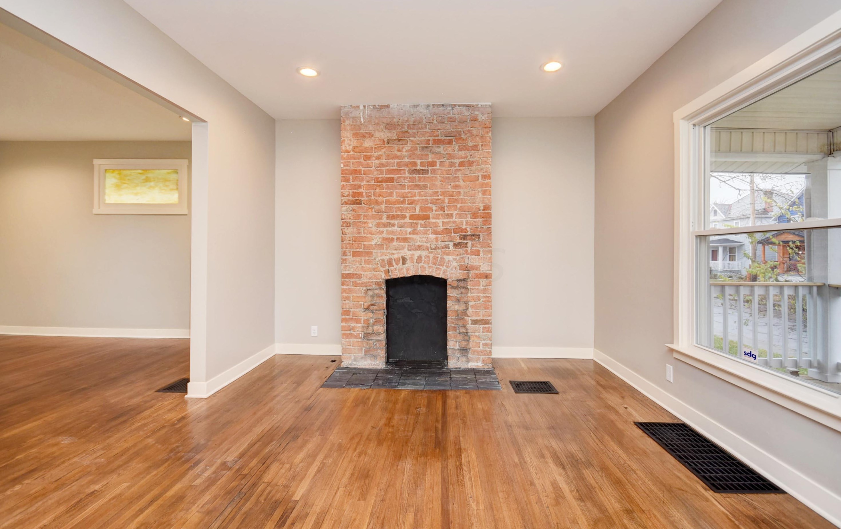 948 Lockbourne Rd, Columbus OH 43206-1625 exterior