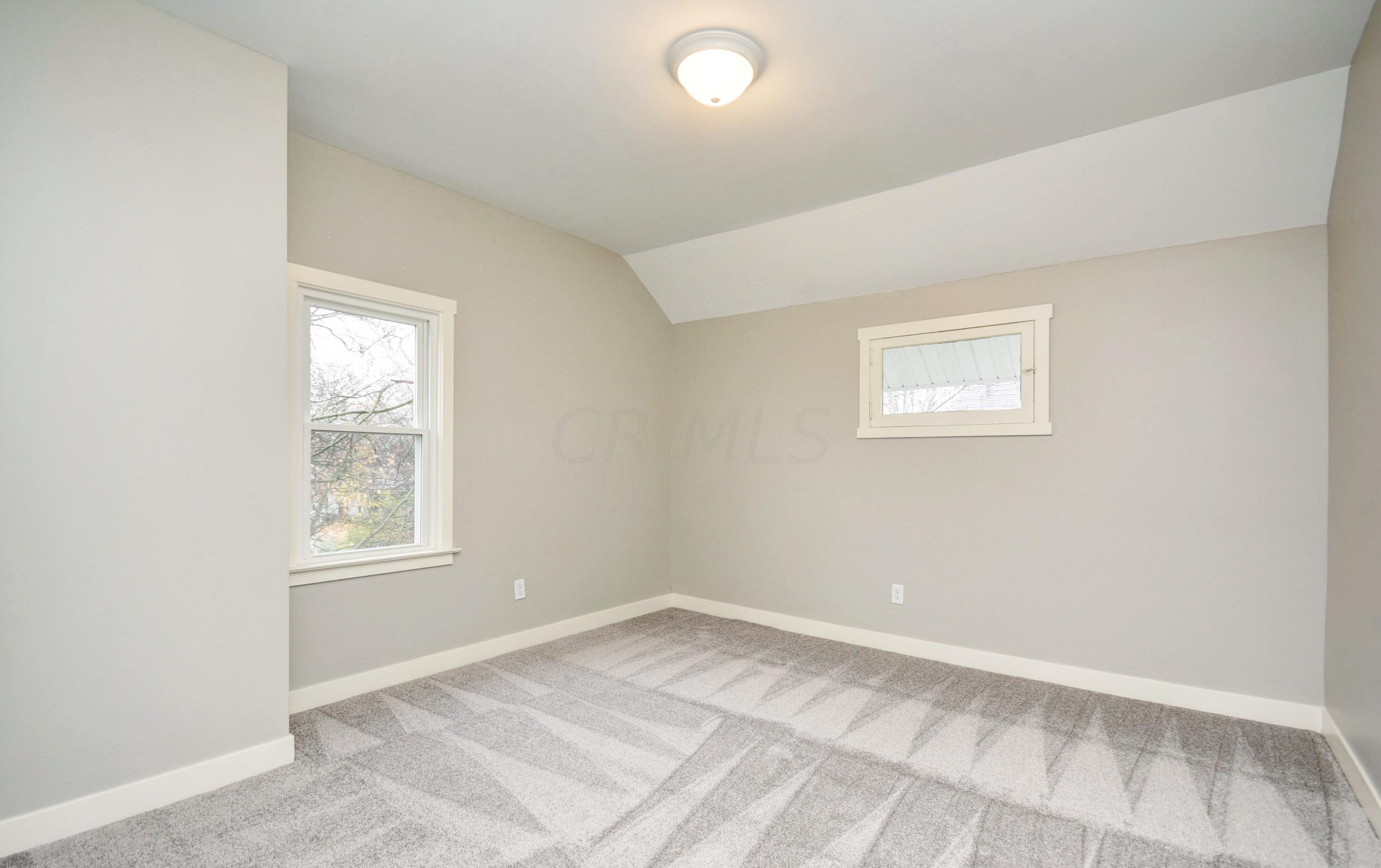 948 Lockbourne Rd, Columbus OH 43206-1625 exterior