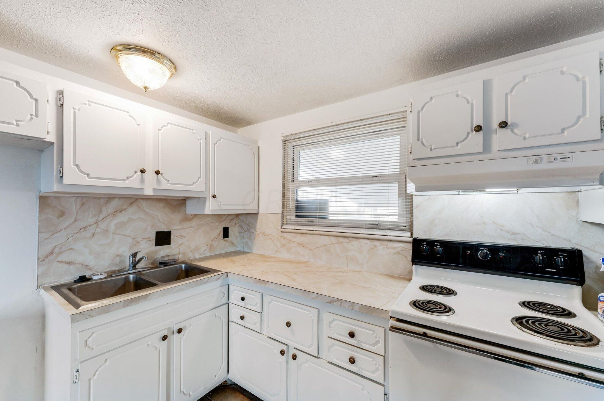 3760 Lynward Rd, Columbus OH 43228-3138 exterior