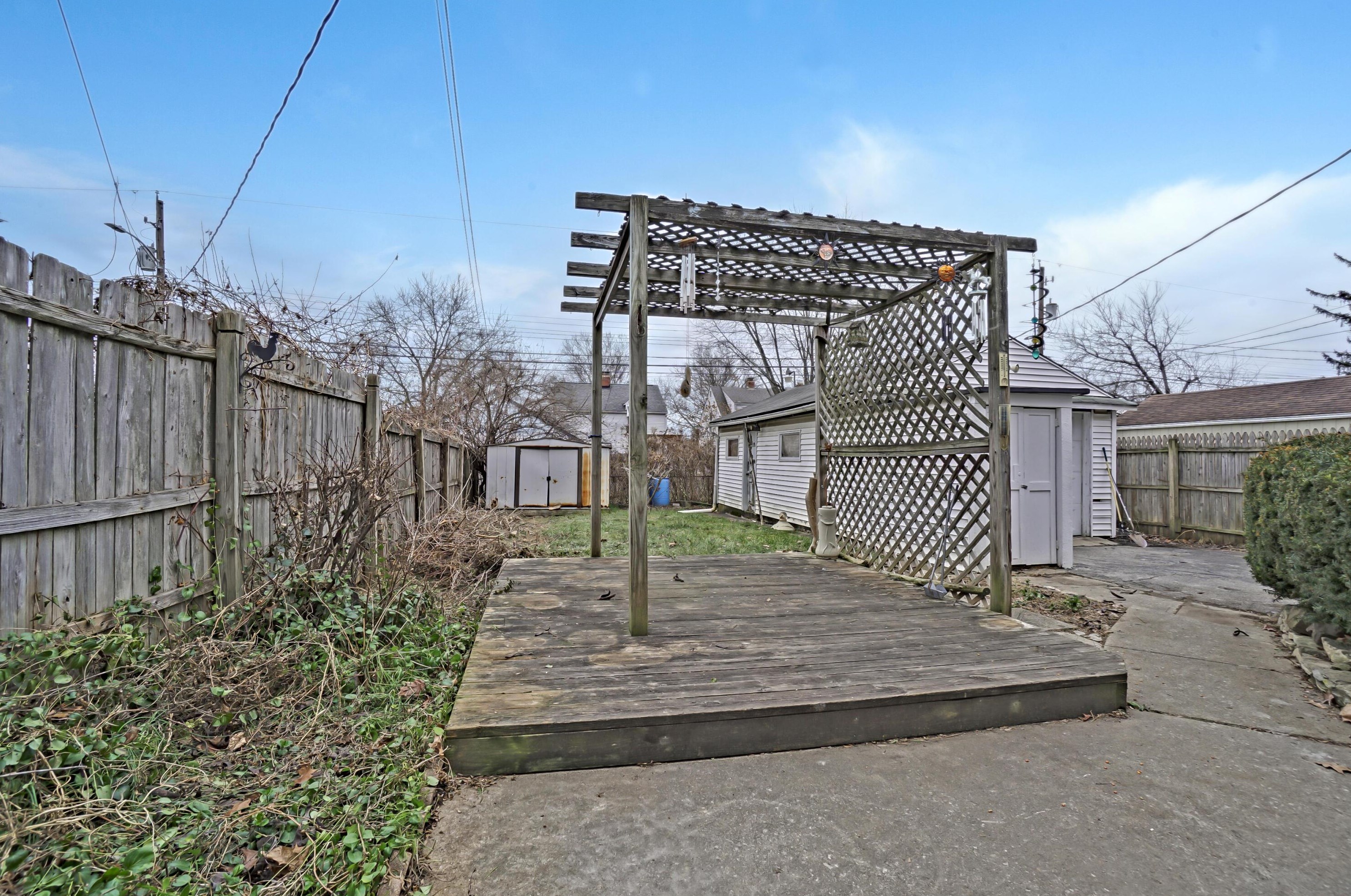 312 Brinker Ave, Columbus OH 43204-2036 exterior