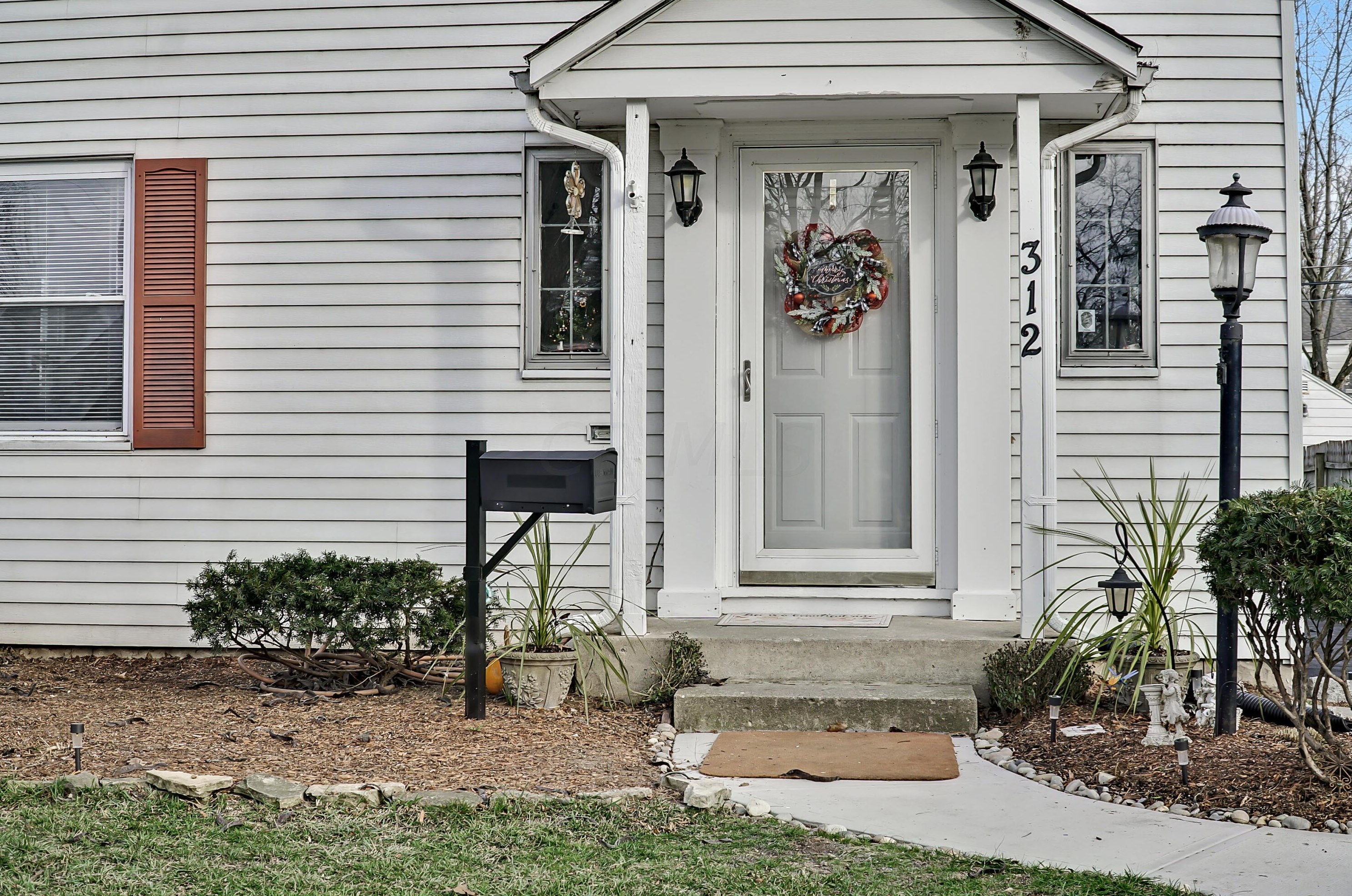 312 Brinker Ave, Columbus OH 43204-2036 exterior