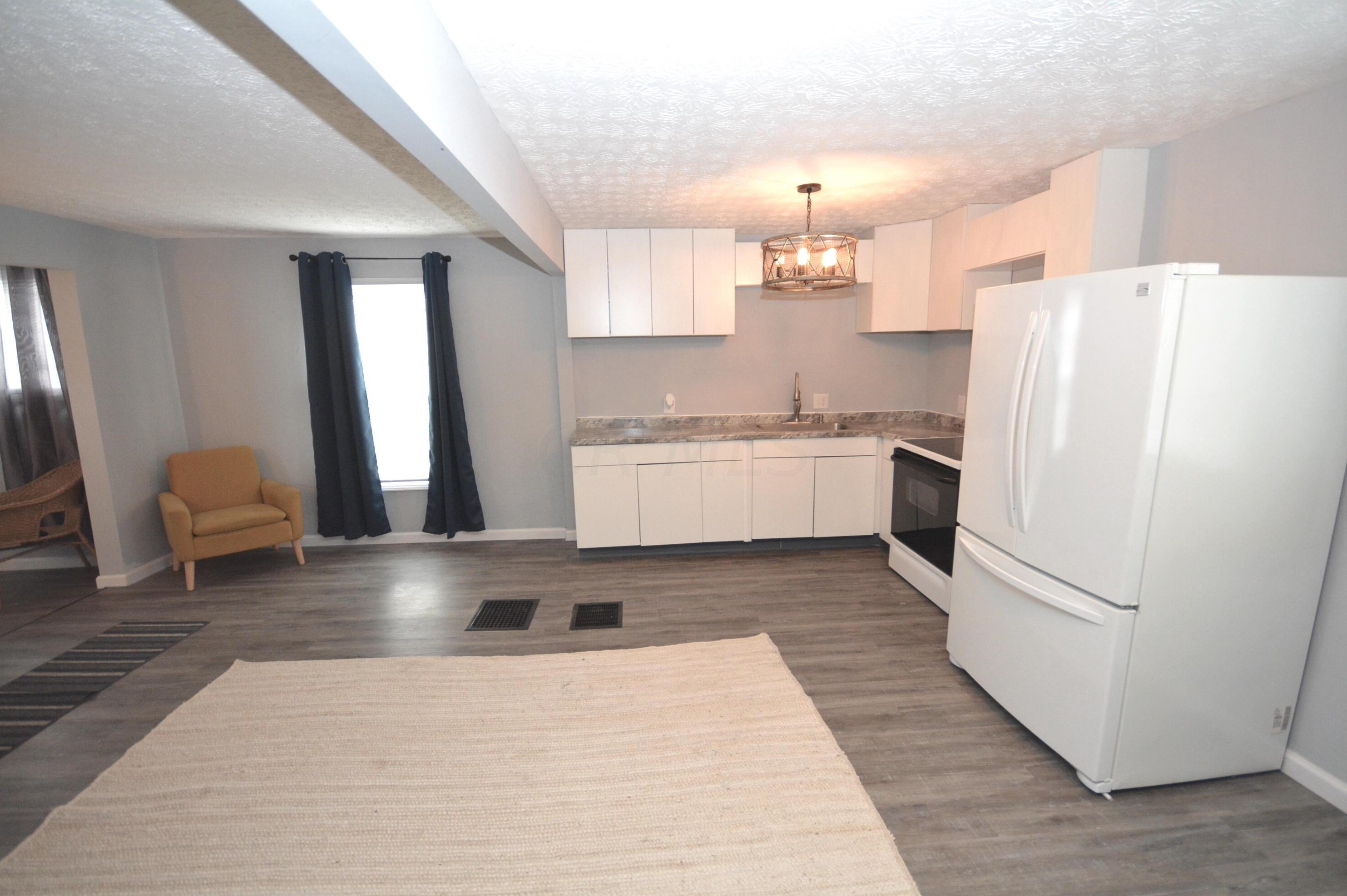 147 Nashoba Ave, Columbus OH 43223-1215 exterior