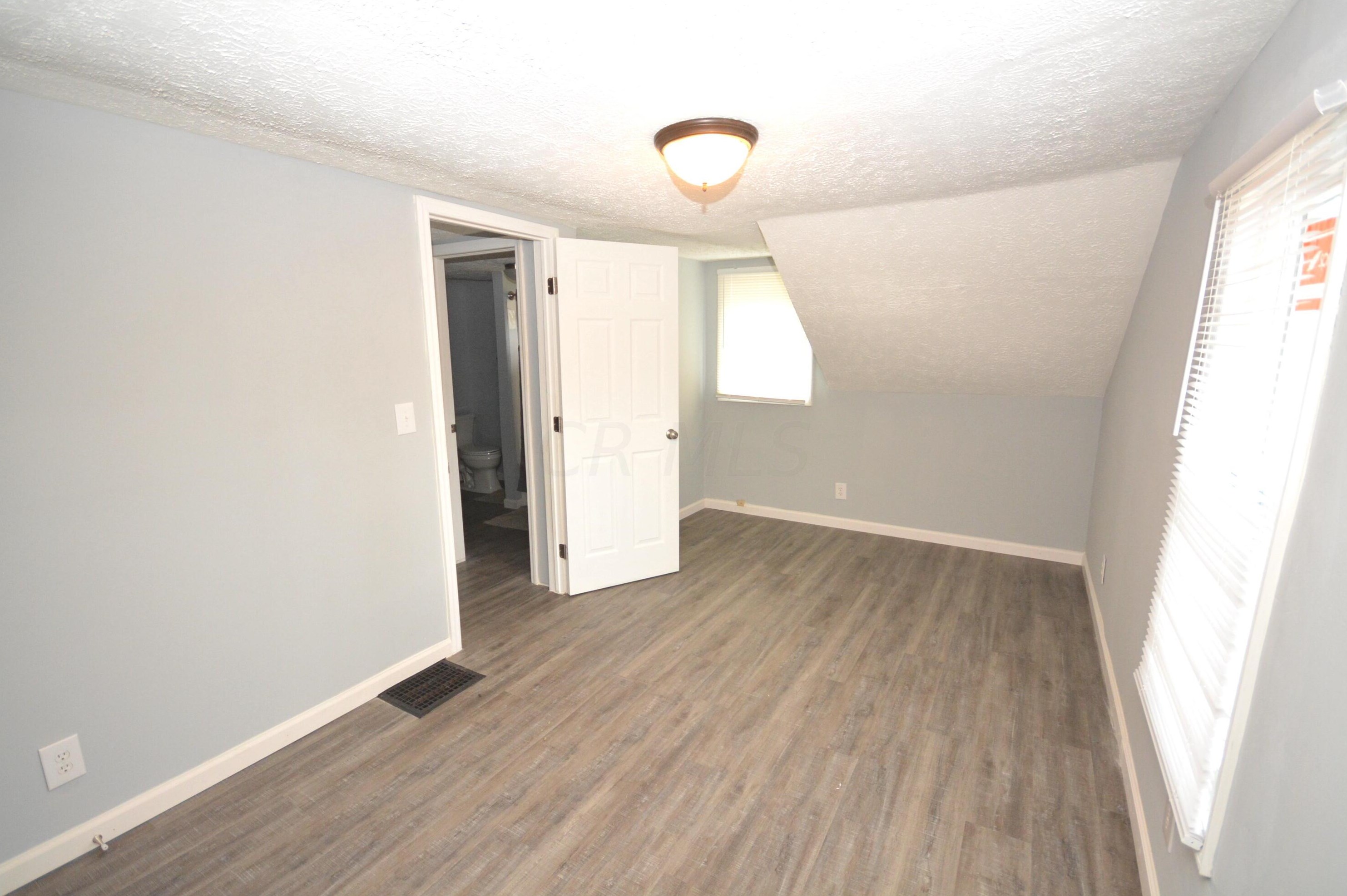 147 Nashoba Ave, Columbus OH 43223-1215 exterior