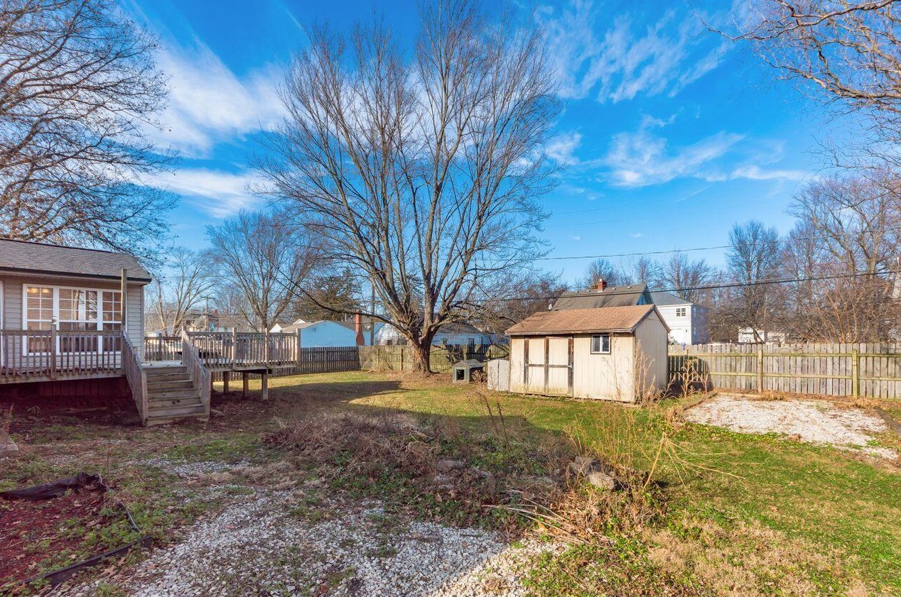 2374 Kilbourne Ave, Columbus OH 43229-4709 exterior