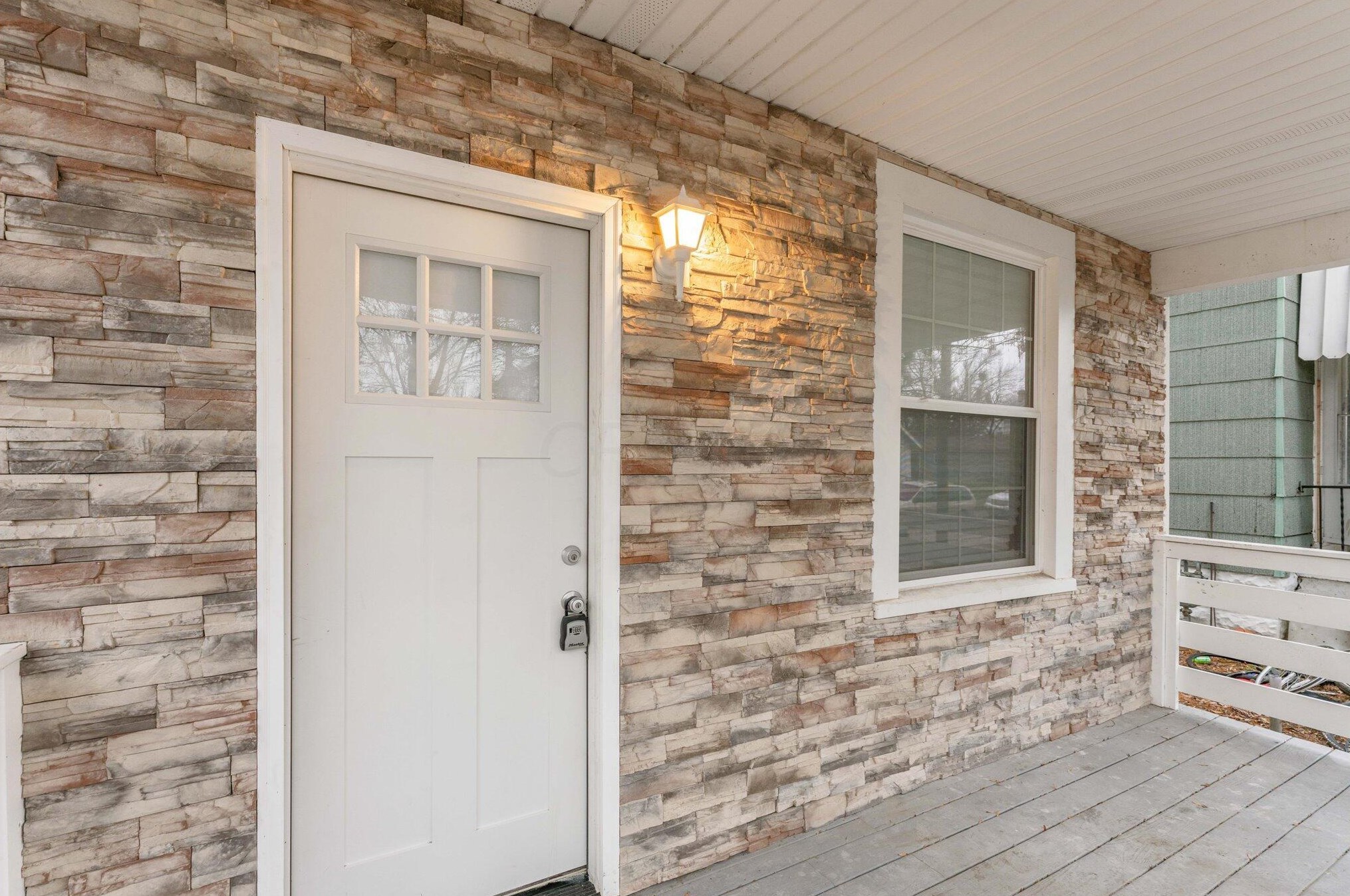 216 Eureka Ave, Columbus OH  43204-3206 exterior