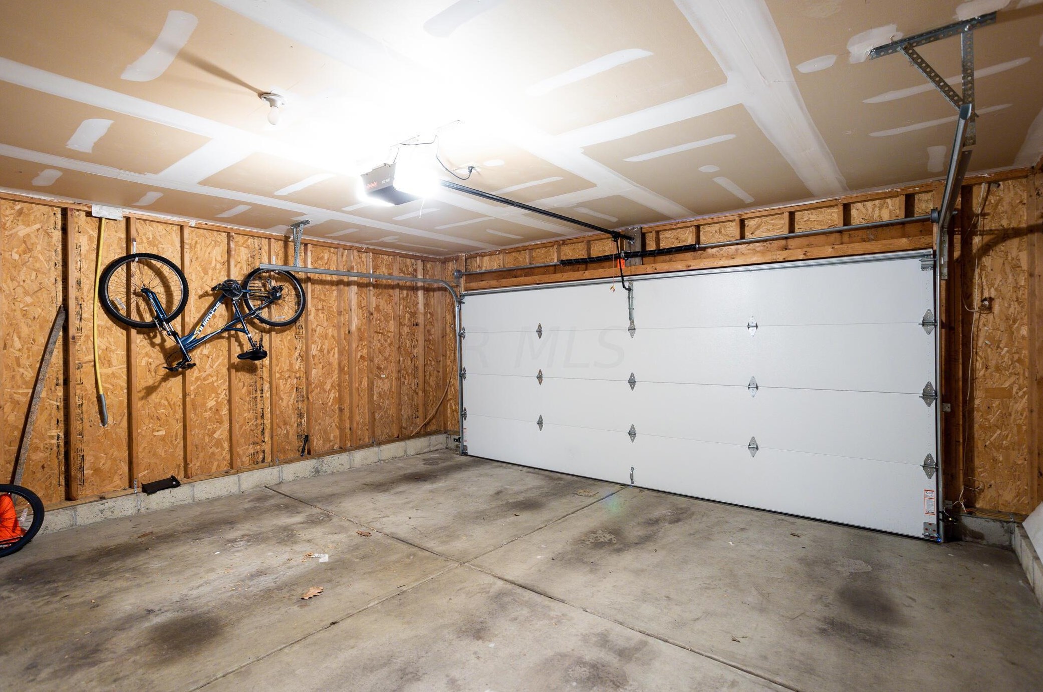 3431 Omega Dr, Columbus OH 43231-8815 exterior