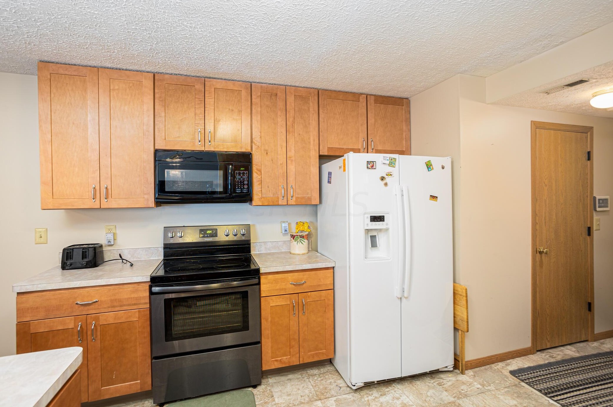 3431 Omega Dr, Columbus OH 43231-8815 exterior