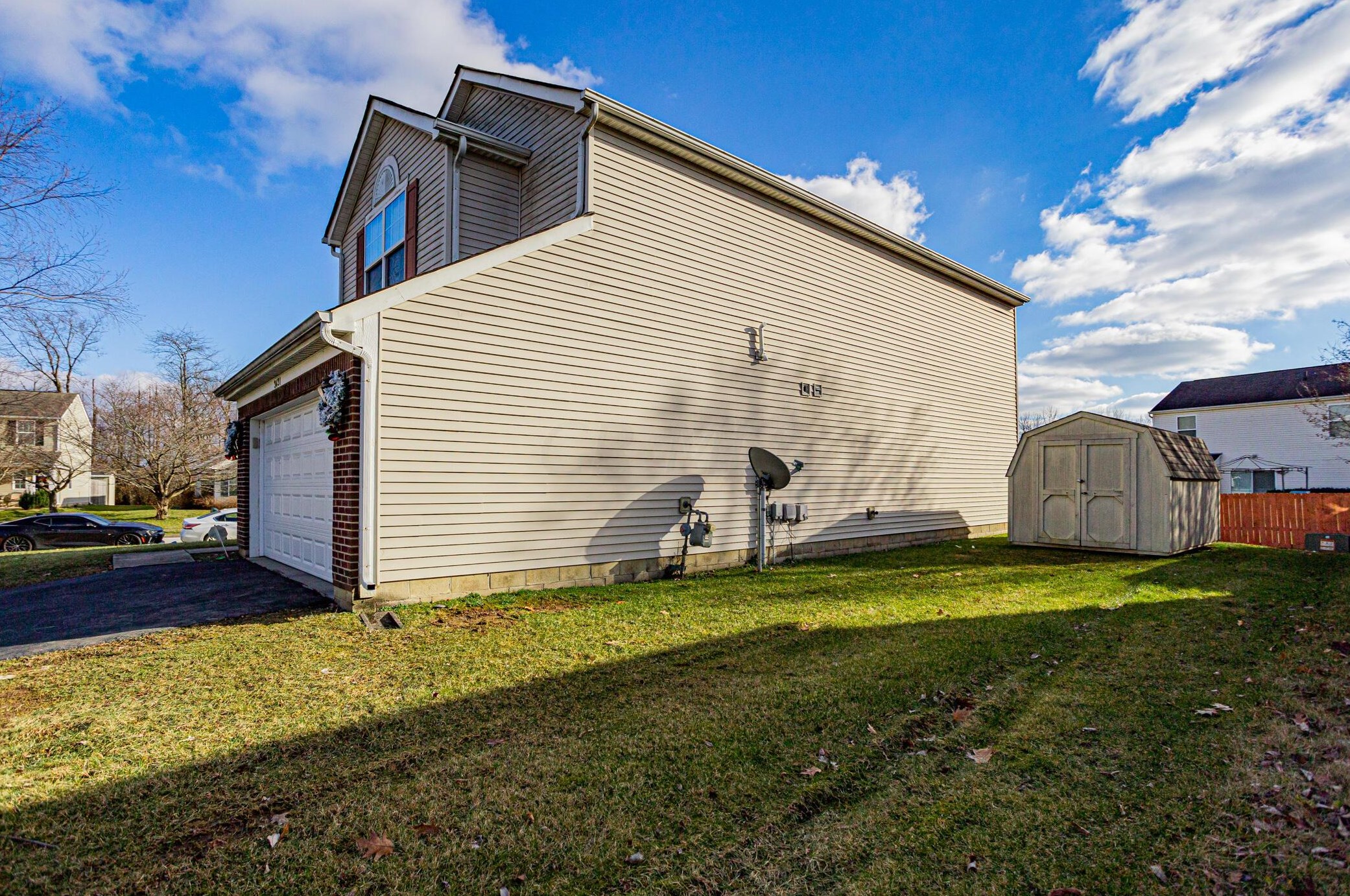 3431 Omega Dr, Columbus OH 43231-8815 exterior