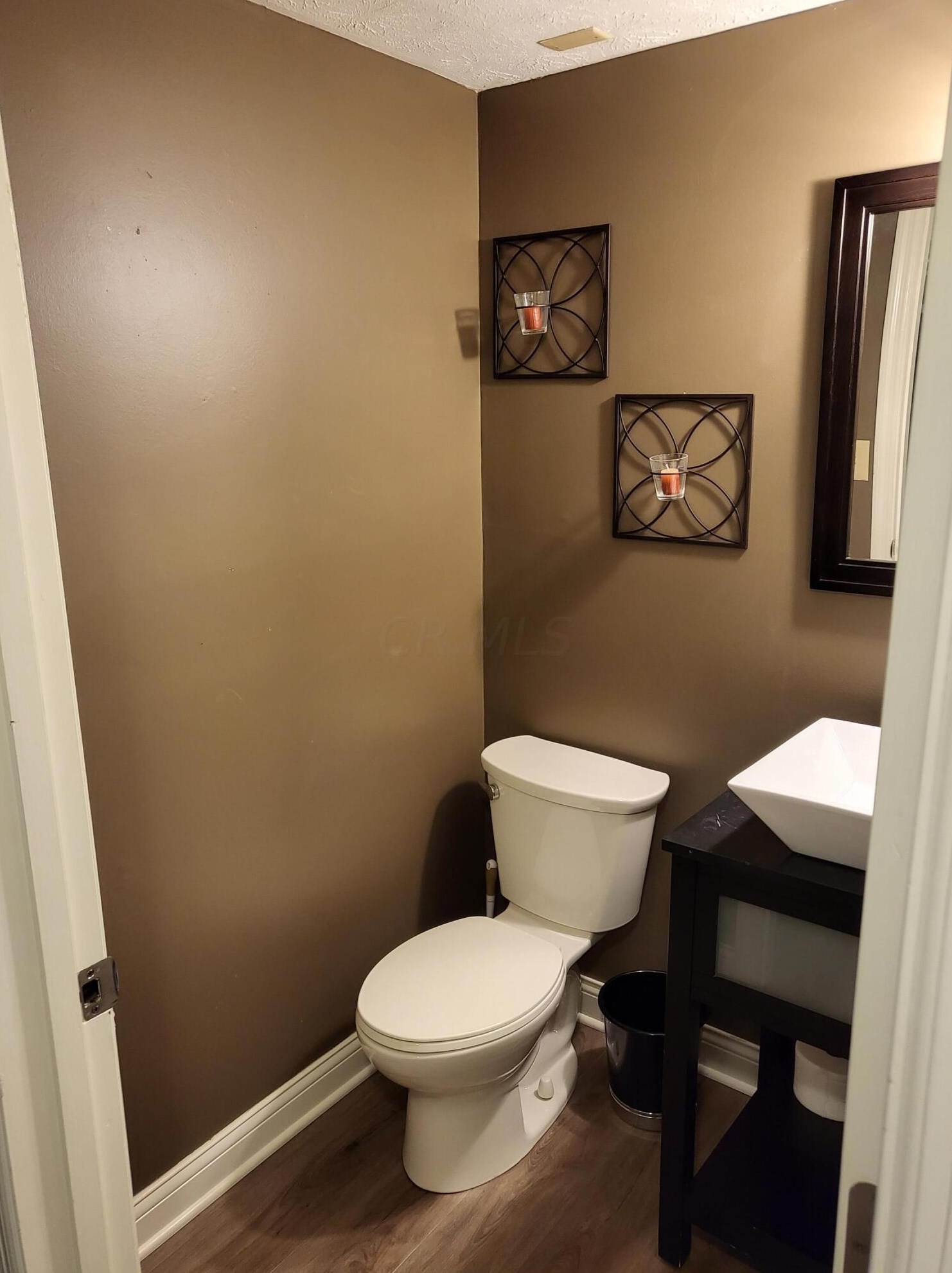 821 Riva Rdg Blvd, Columbus OH 43230-1804 exterior