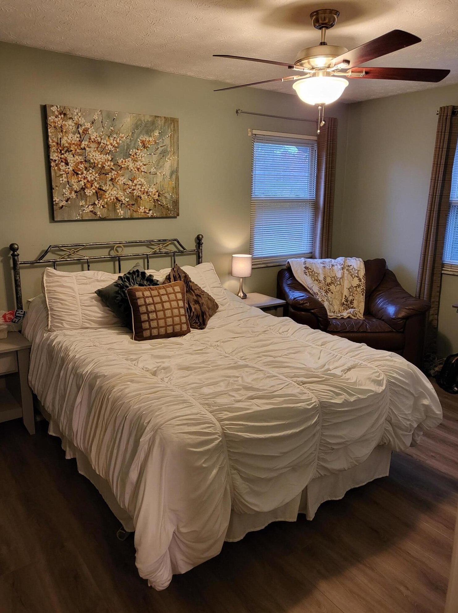 821 Riva Rdg Blvd, Columbus OH 43230-1804 exterior